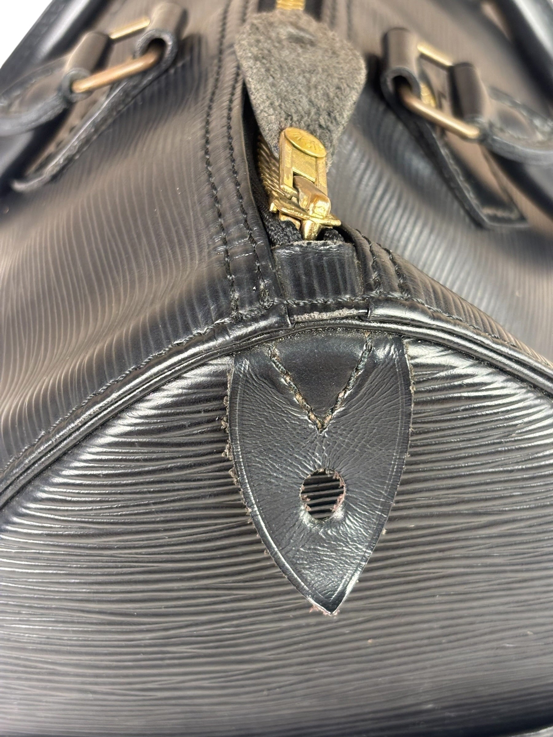 Louis Vuitton Black Epi Speedy 30