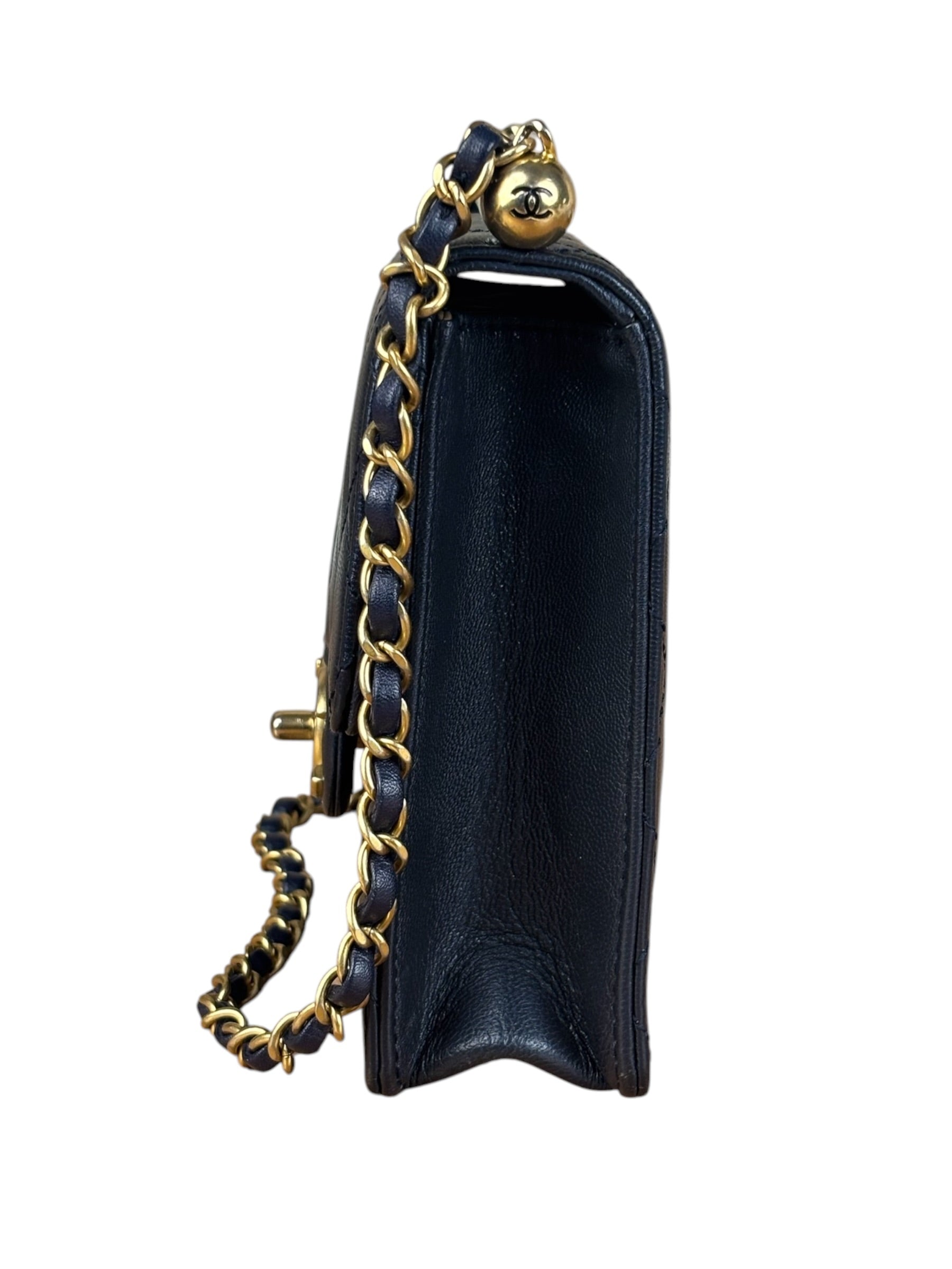 Chanel Chic Pearl Flap Shoulder/Crossbody Bag