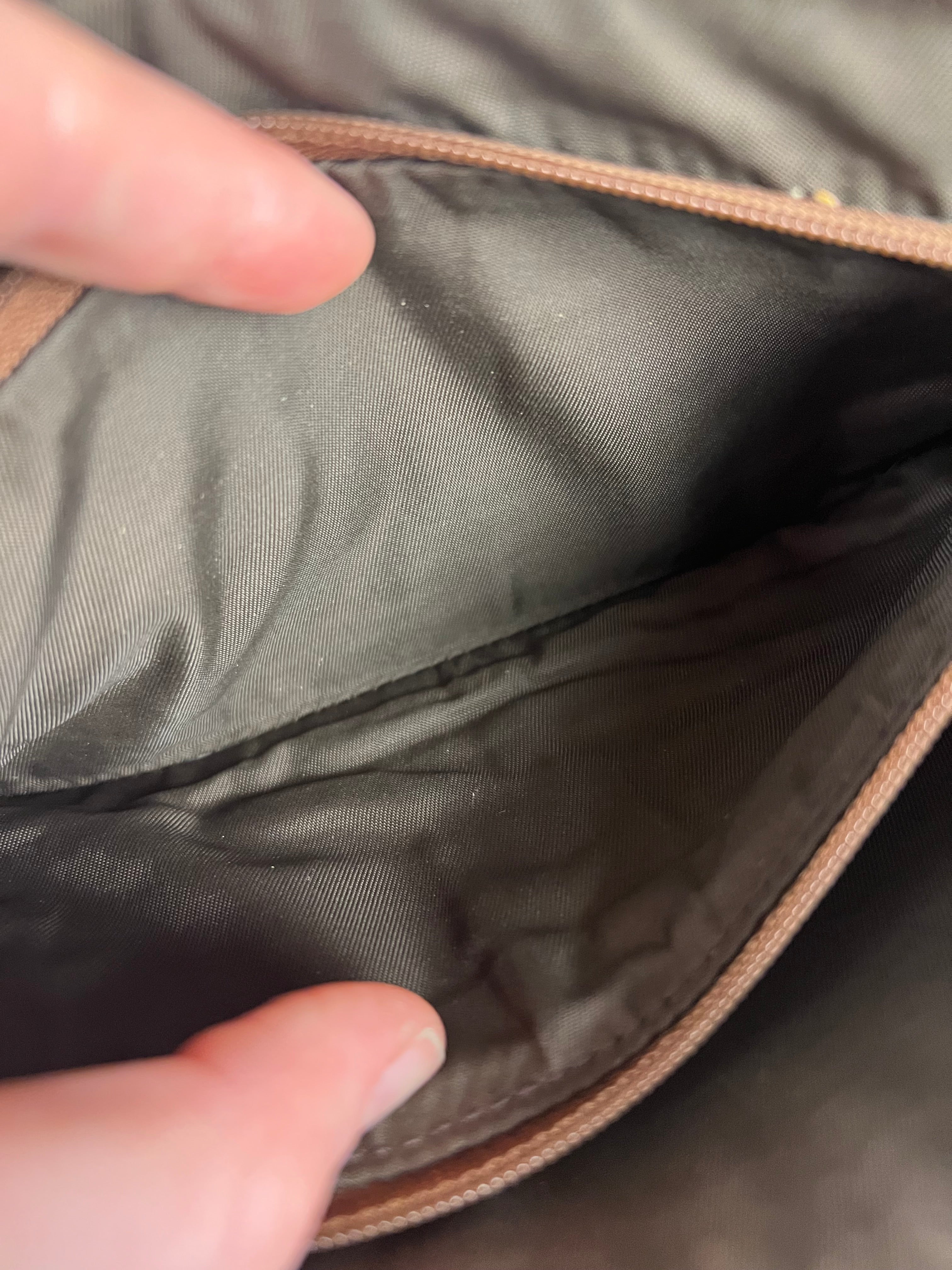 Gucci GG Supreme Pochette