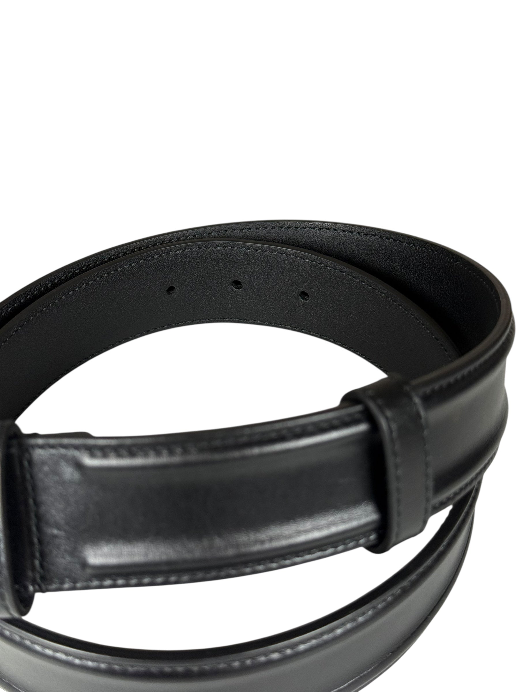 Gucci Black Leather Gold Buckle Belt
