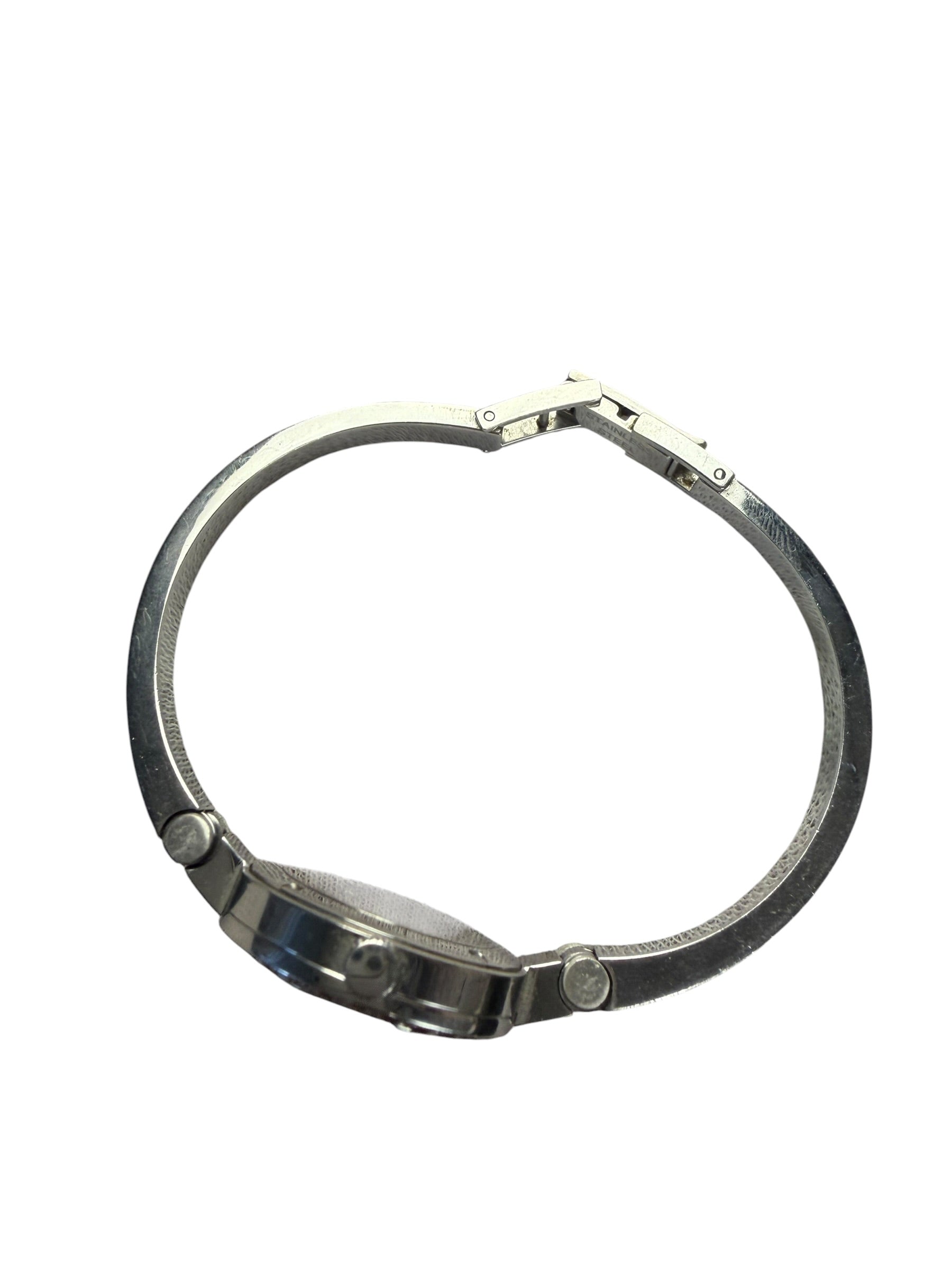 Gucci 105 YA105534 Bangle Garnet Bezel