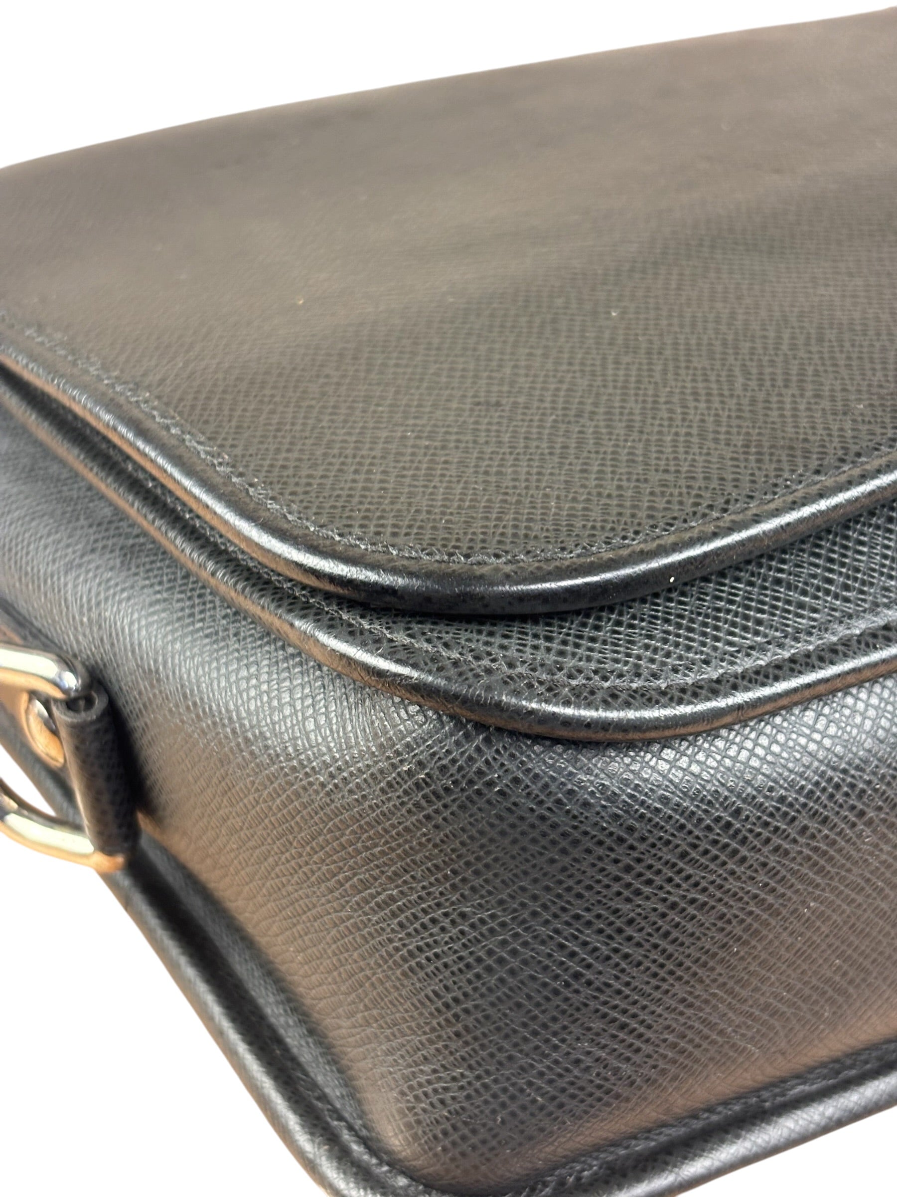Louis Vuitton Black Leather Taiga Andrei Messenger Bag