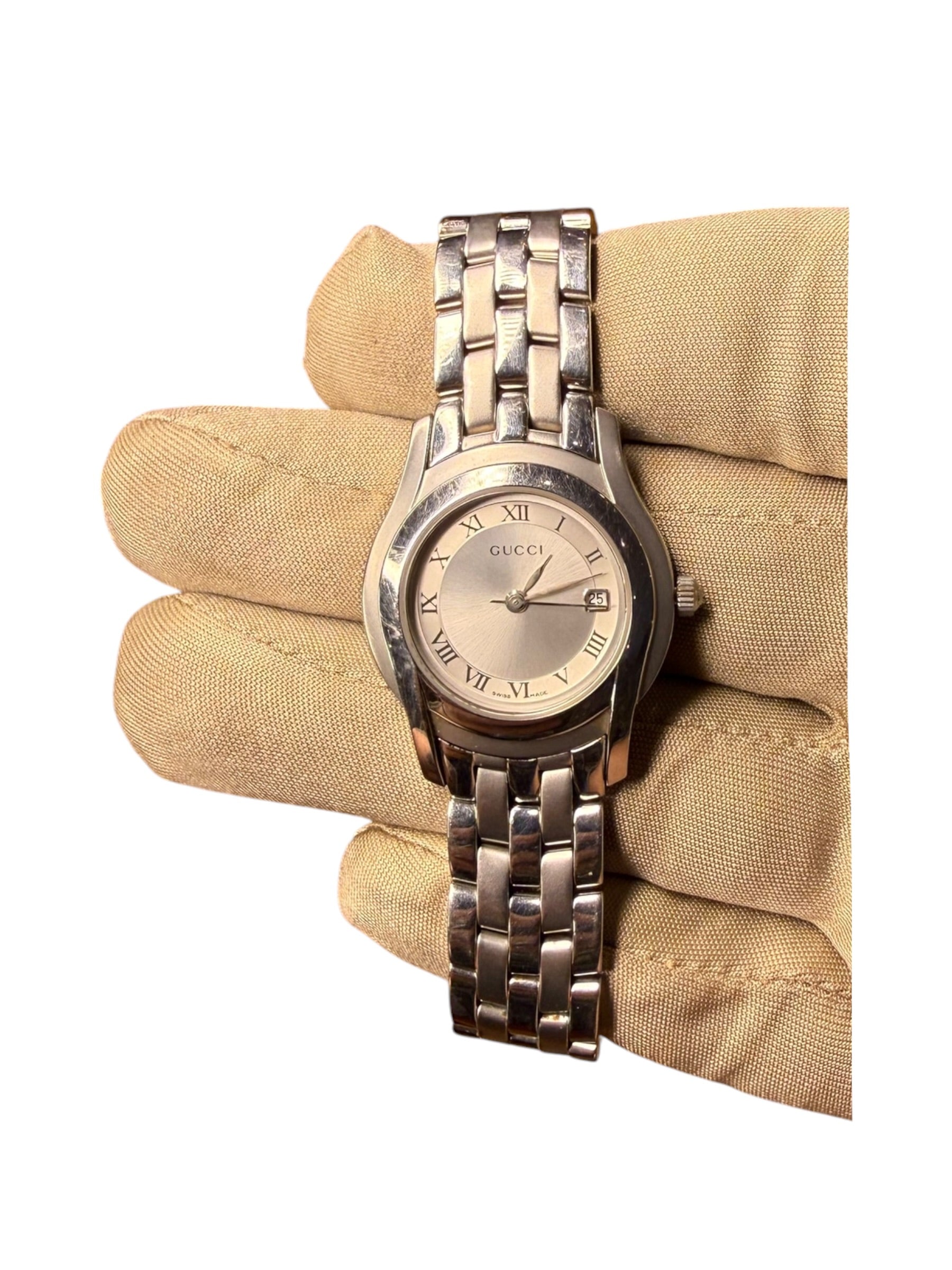 Gucci 5500L Silver Roman Dial