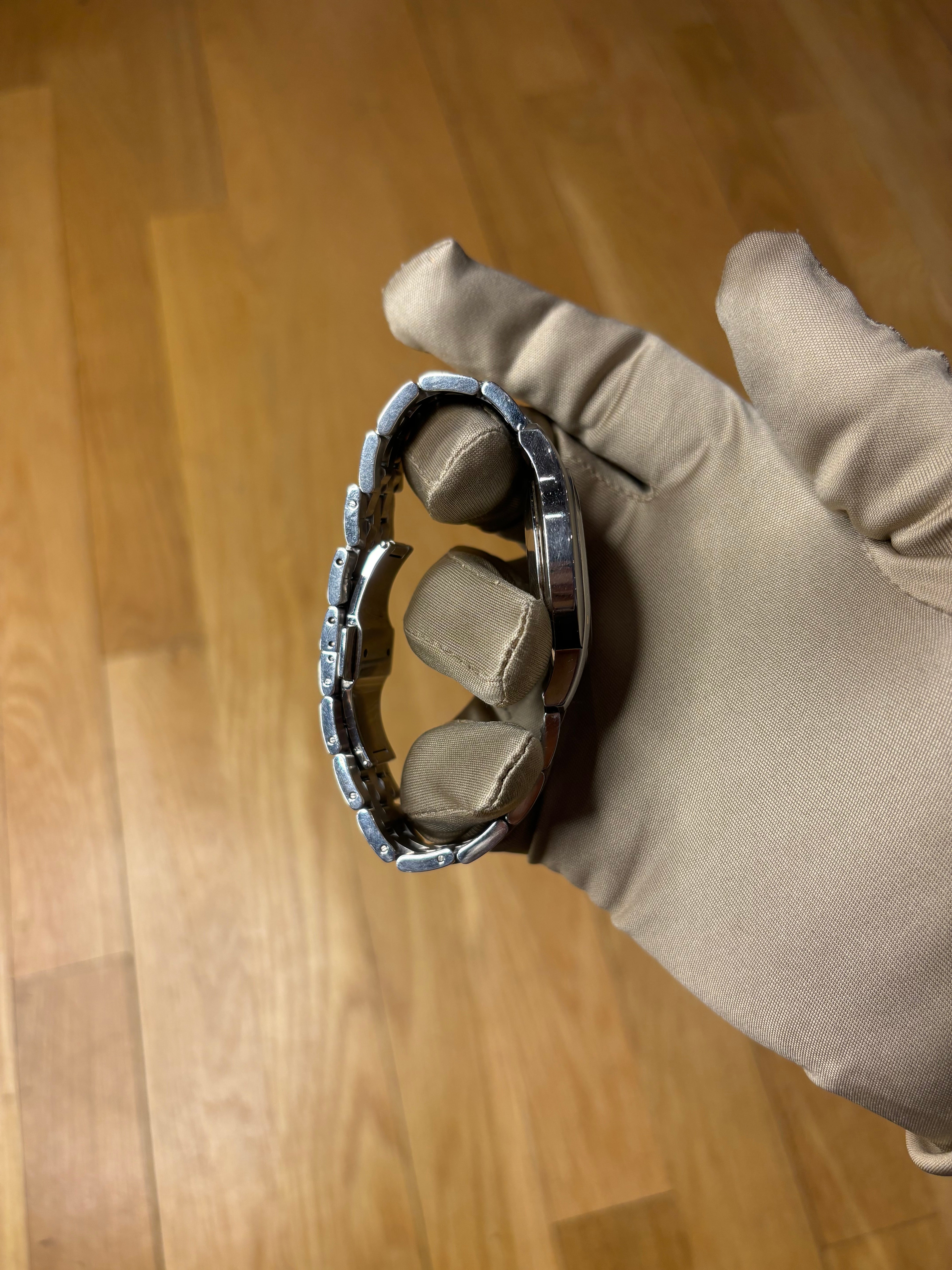 Gucci Automatic Date Just Silver Dial