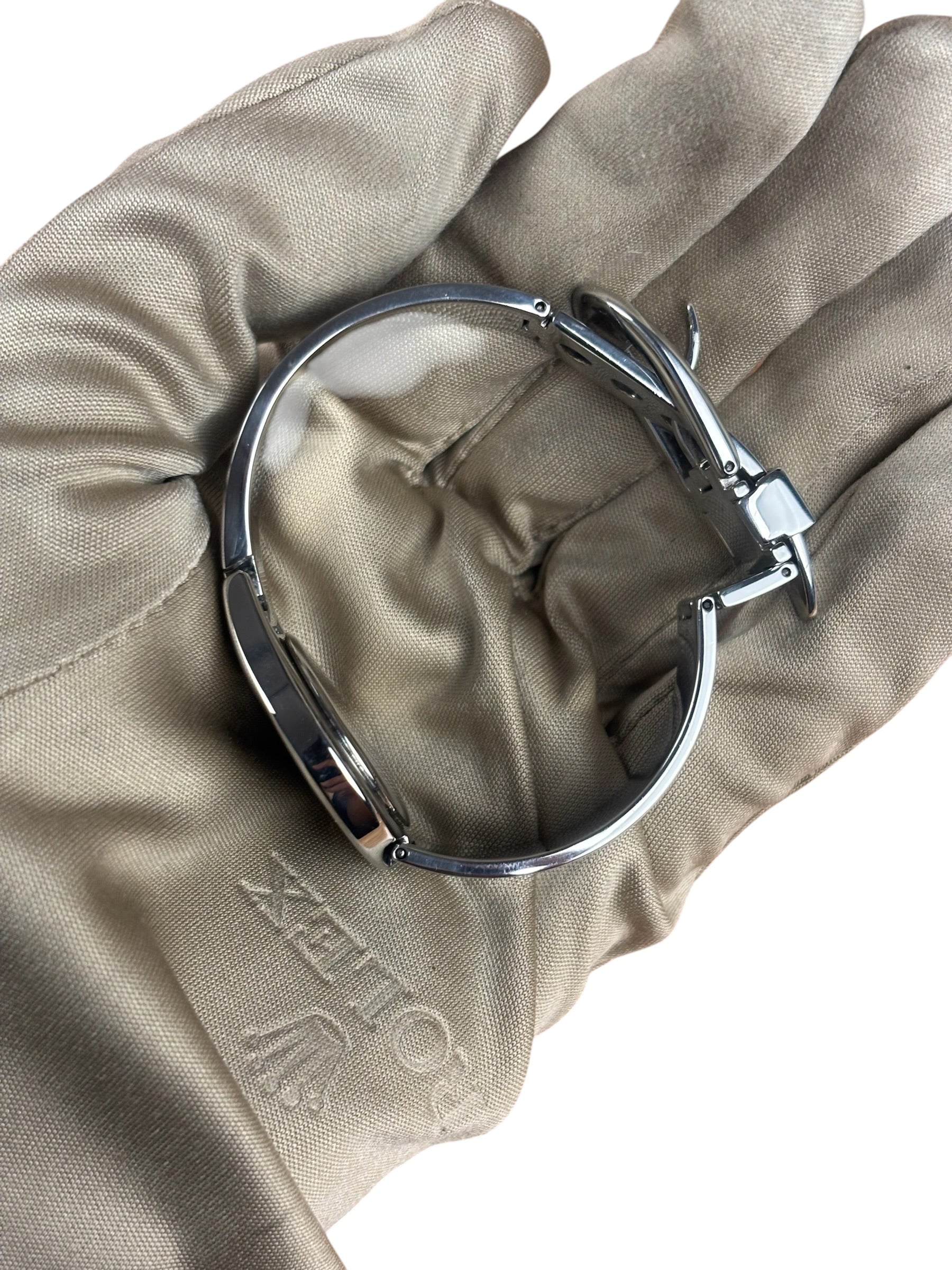 Gucci Vintage 6700L Black Dial bangle Watch