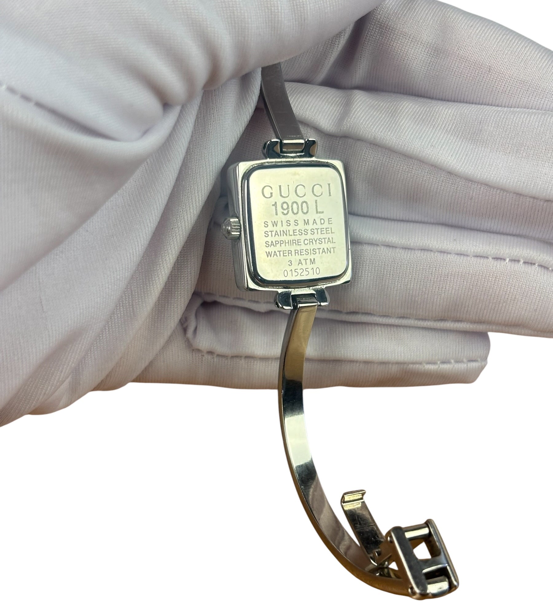Gucci 1900L Square White Dial Bangle Band