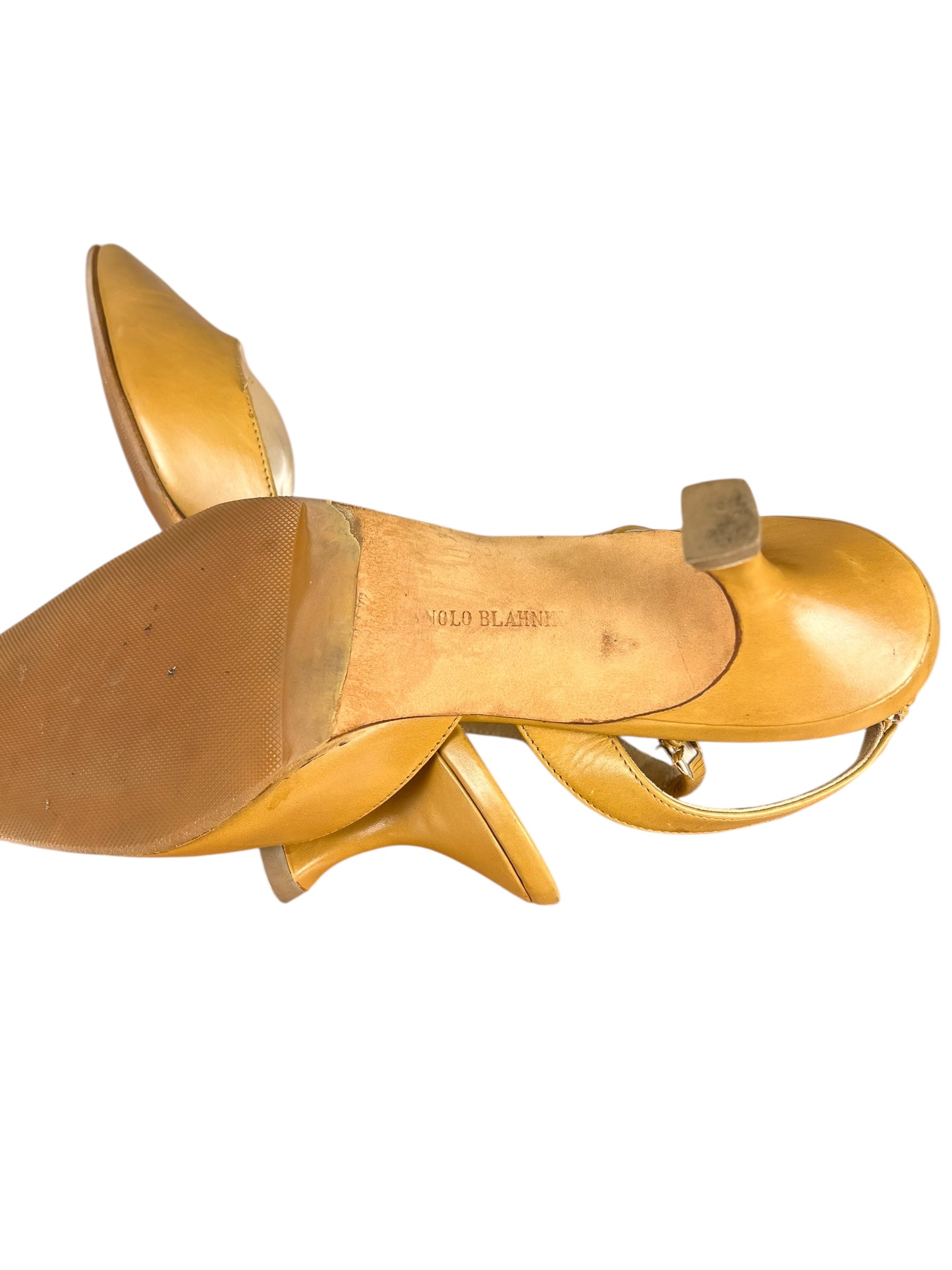 Manolo Blahnik Nude Leather Slingback Kitten Heels
