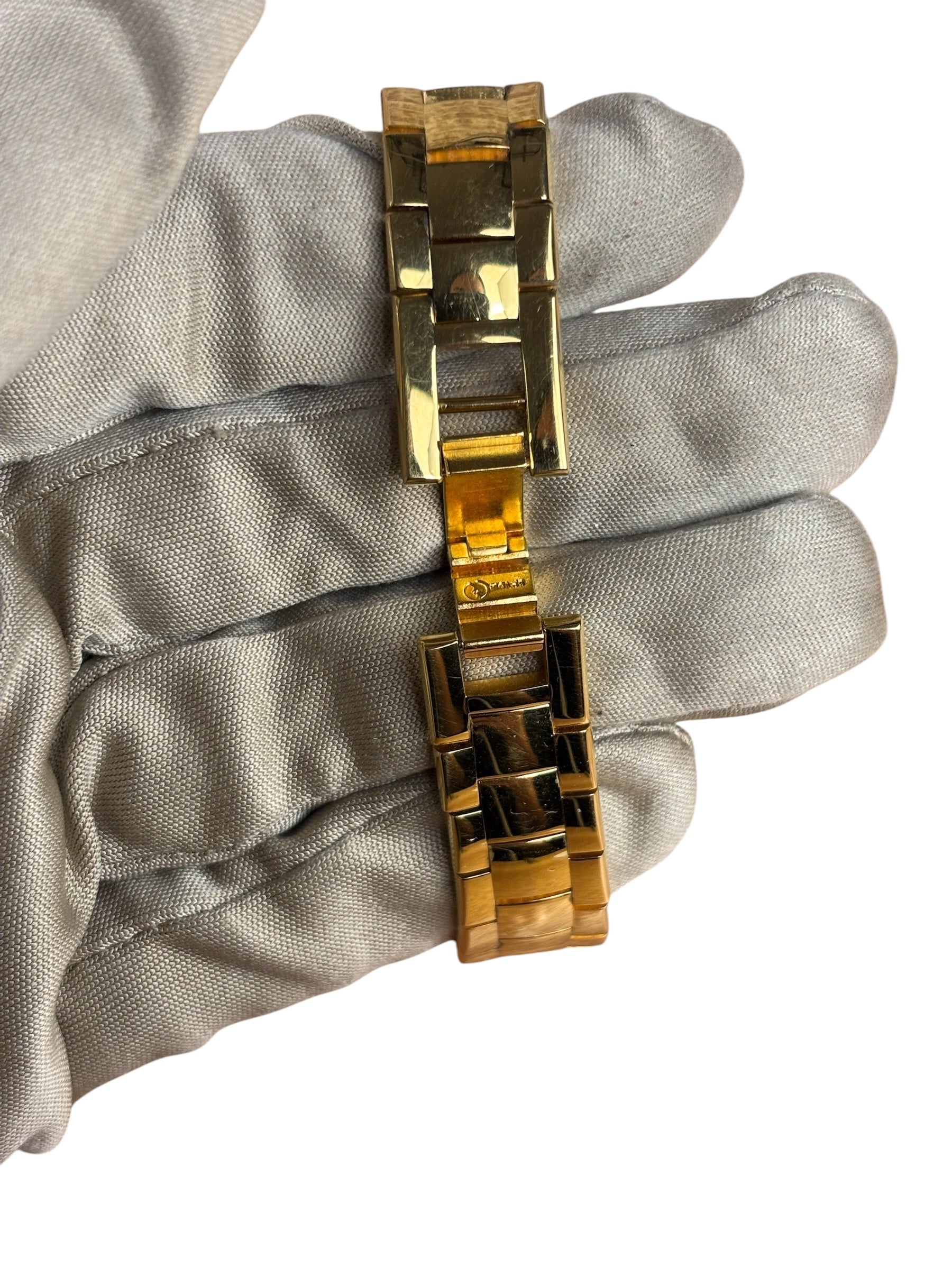 Gucci Vintage Gold-Plated Black Dial Roman Bezel Watch
