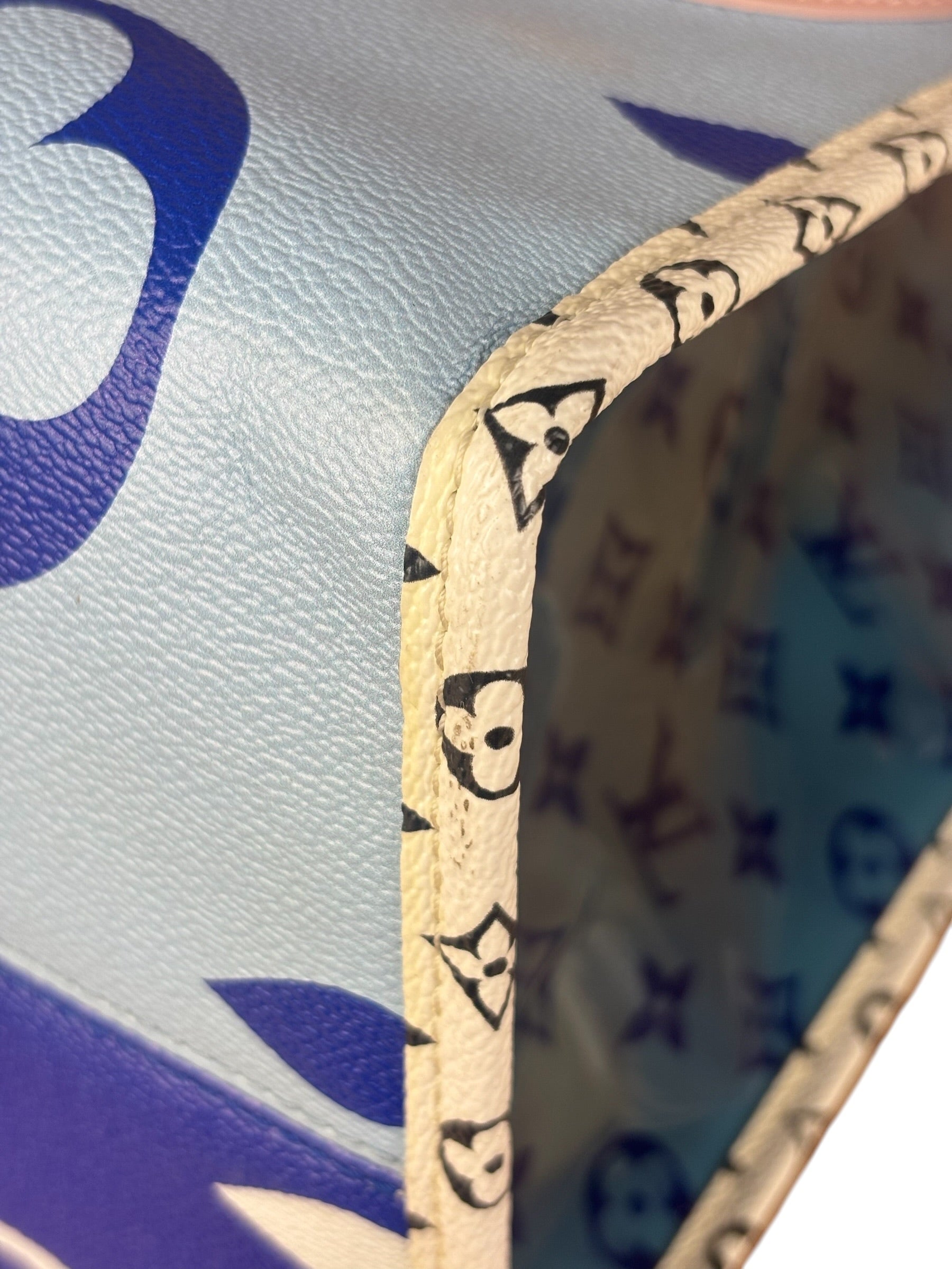 Louis Vuitton Monogram Giant Okinawa OnTheGo GM Tote