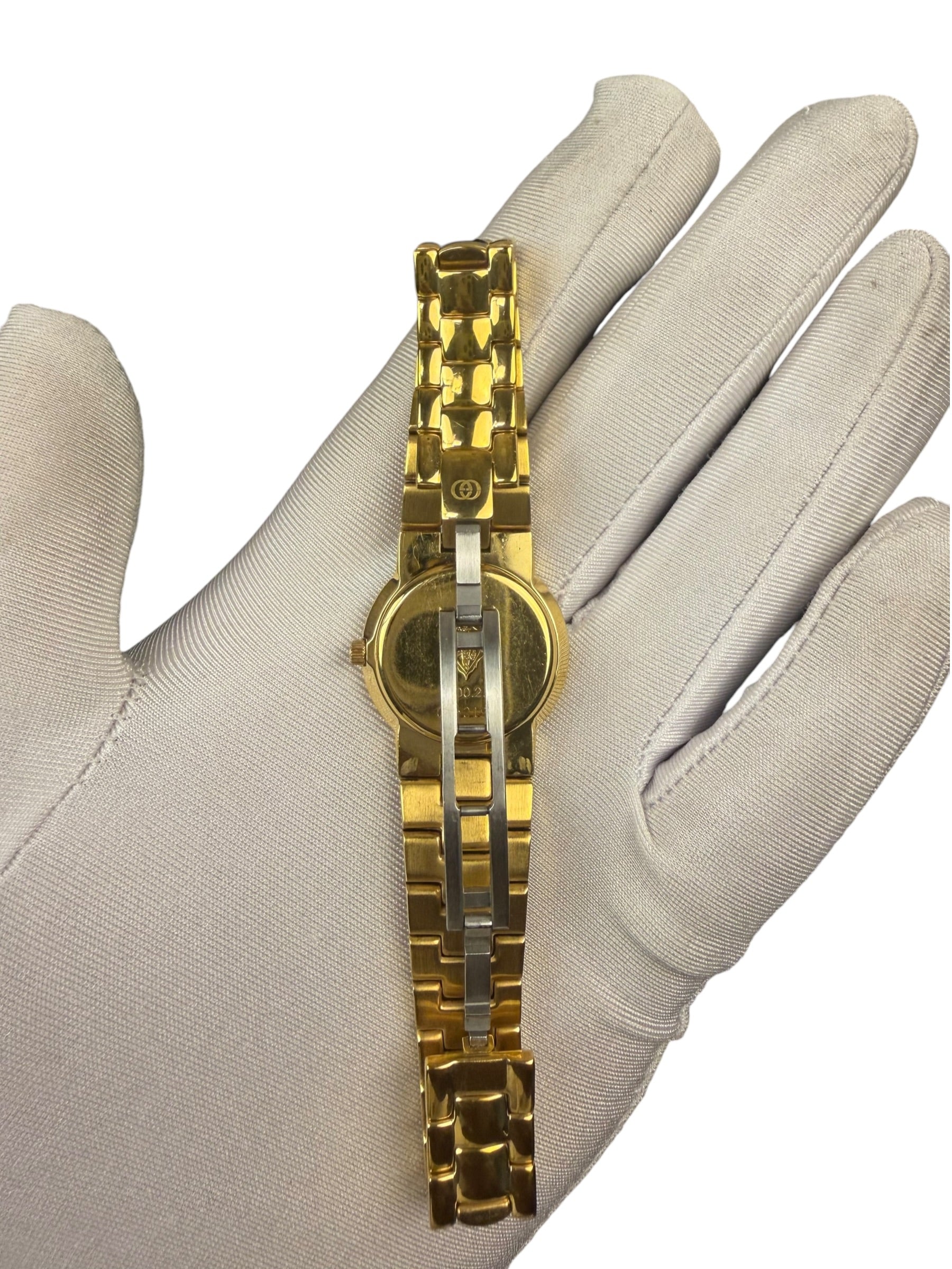 Gucci 3300.2.L Black Round Dial Gold Plated