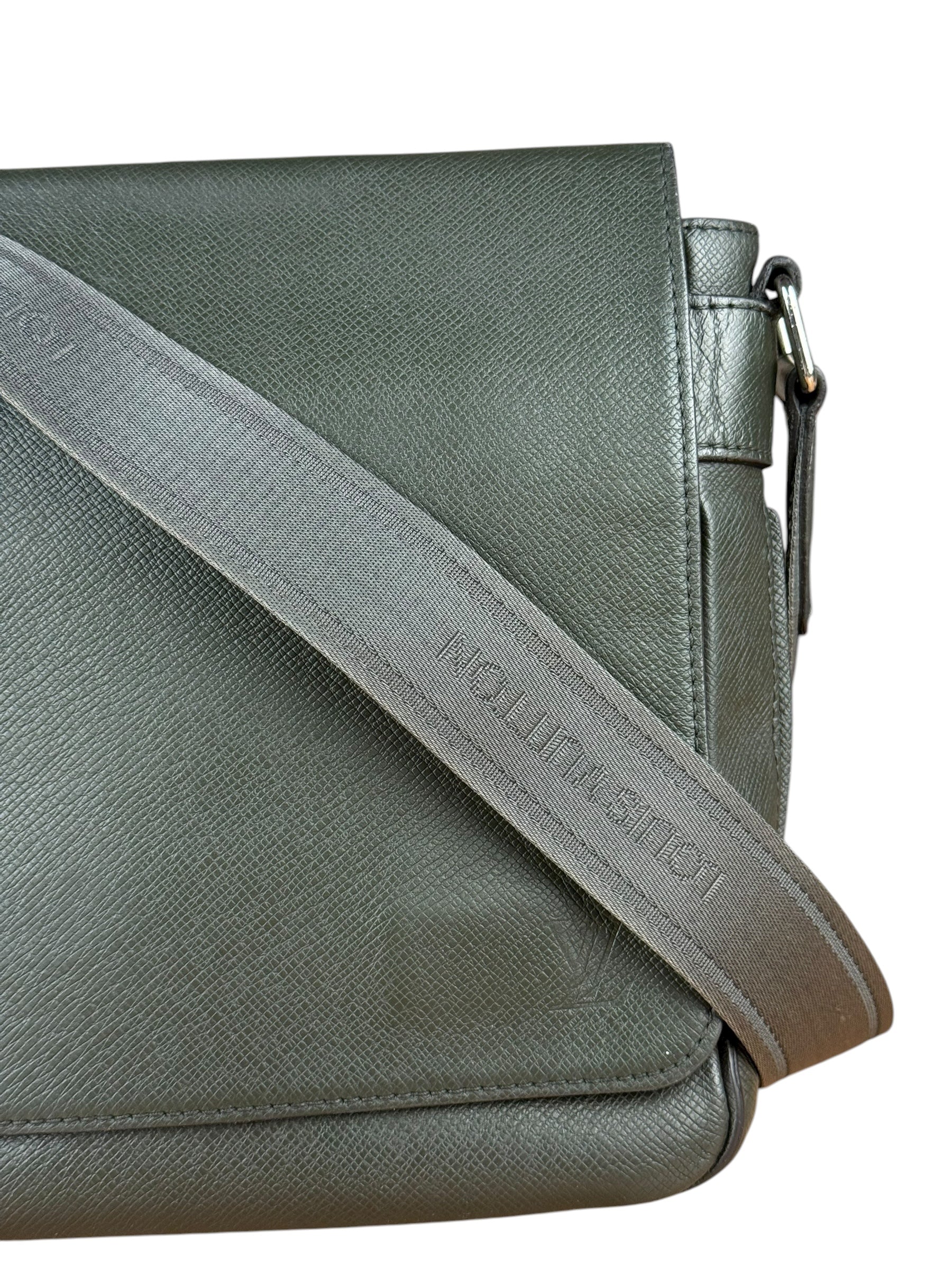 Louis Vuitton Taiga Roman MM Crossbody