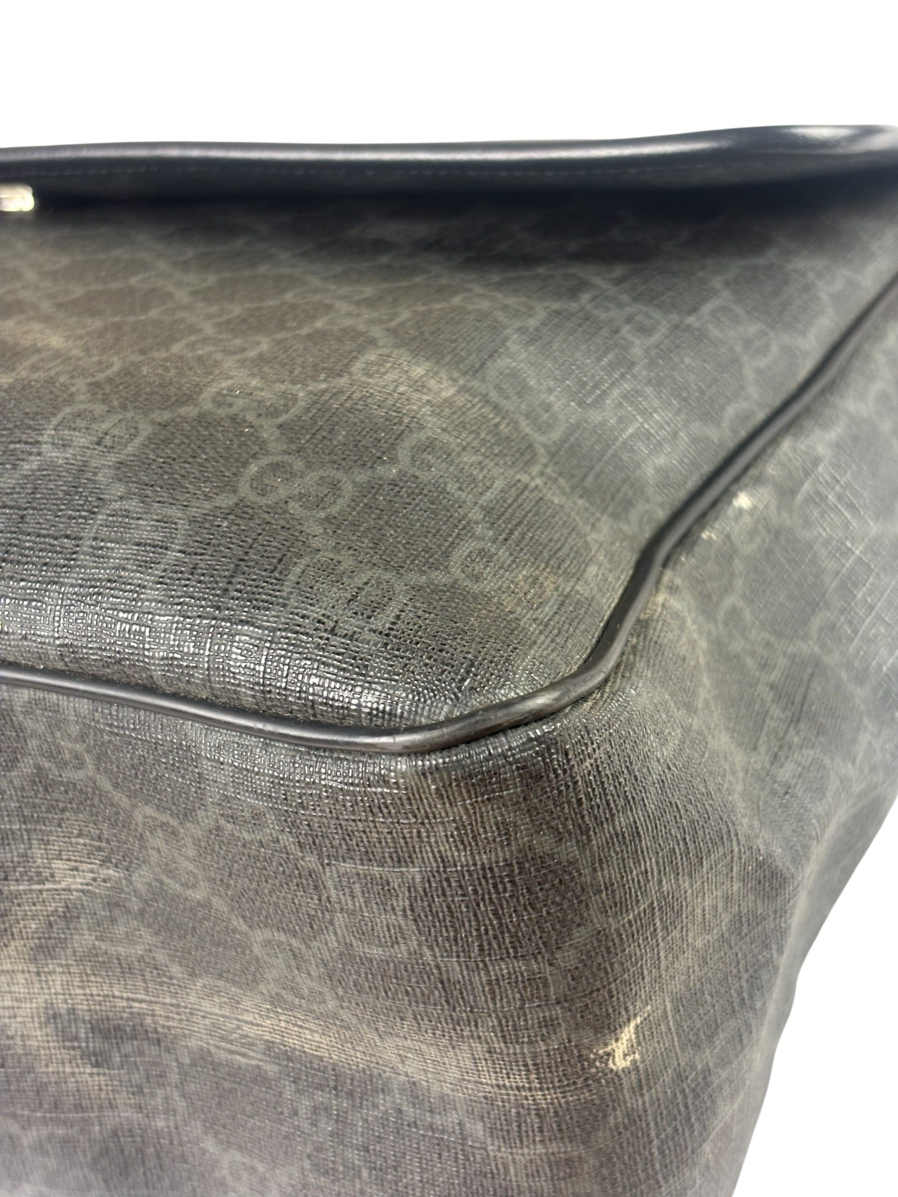Gucci Grey/Black Leather GG Supreme Messenger Bag