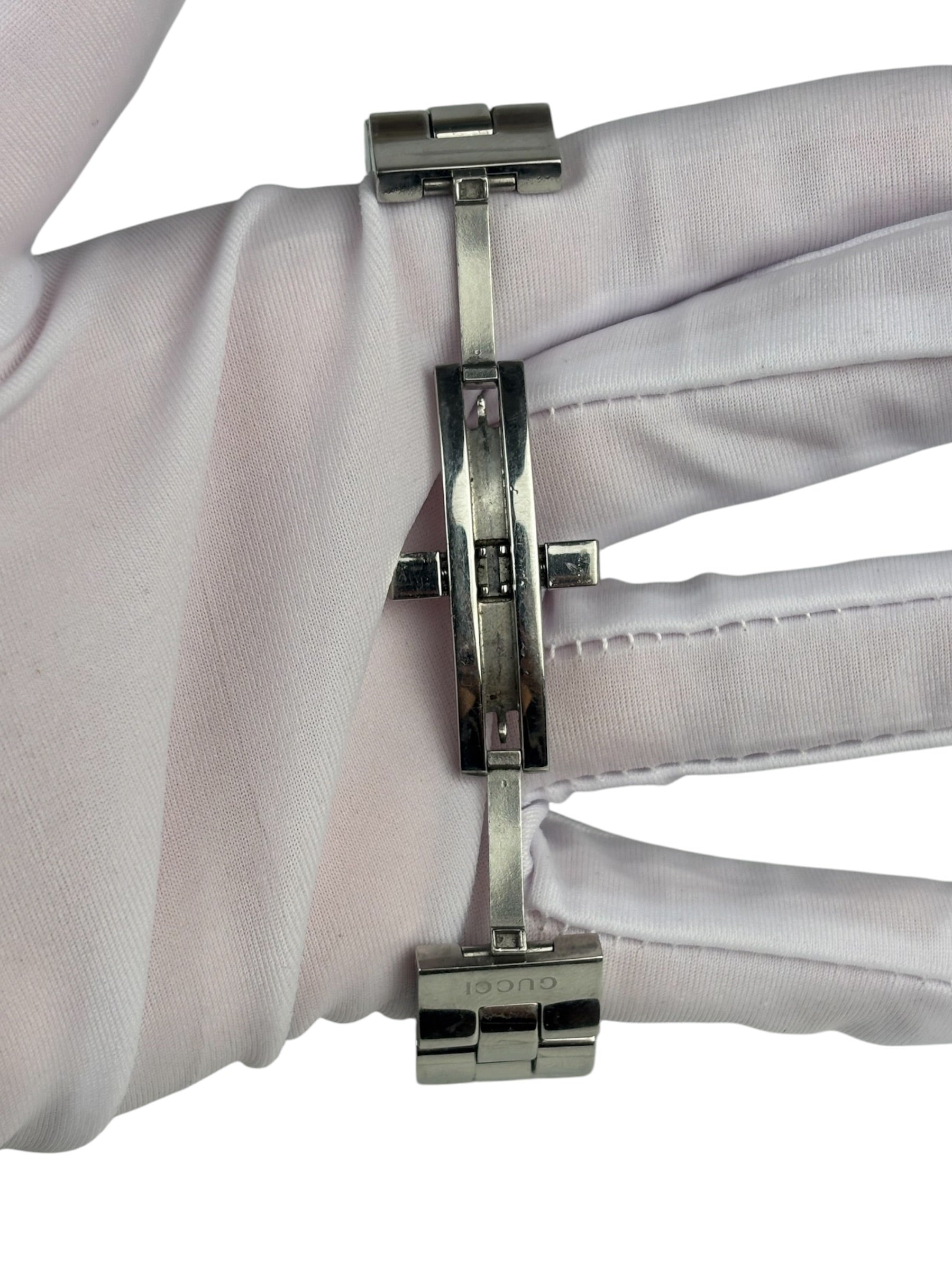 Gucci 2305L Silver Dial Stainless Chain Band