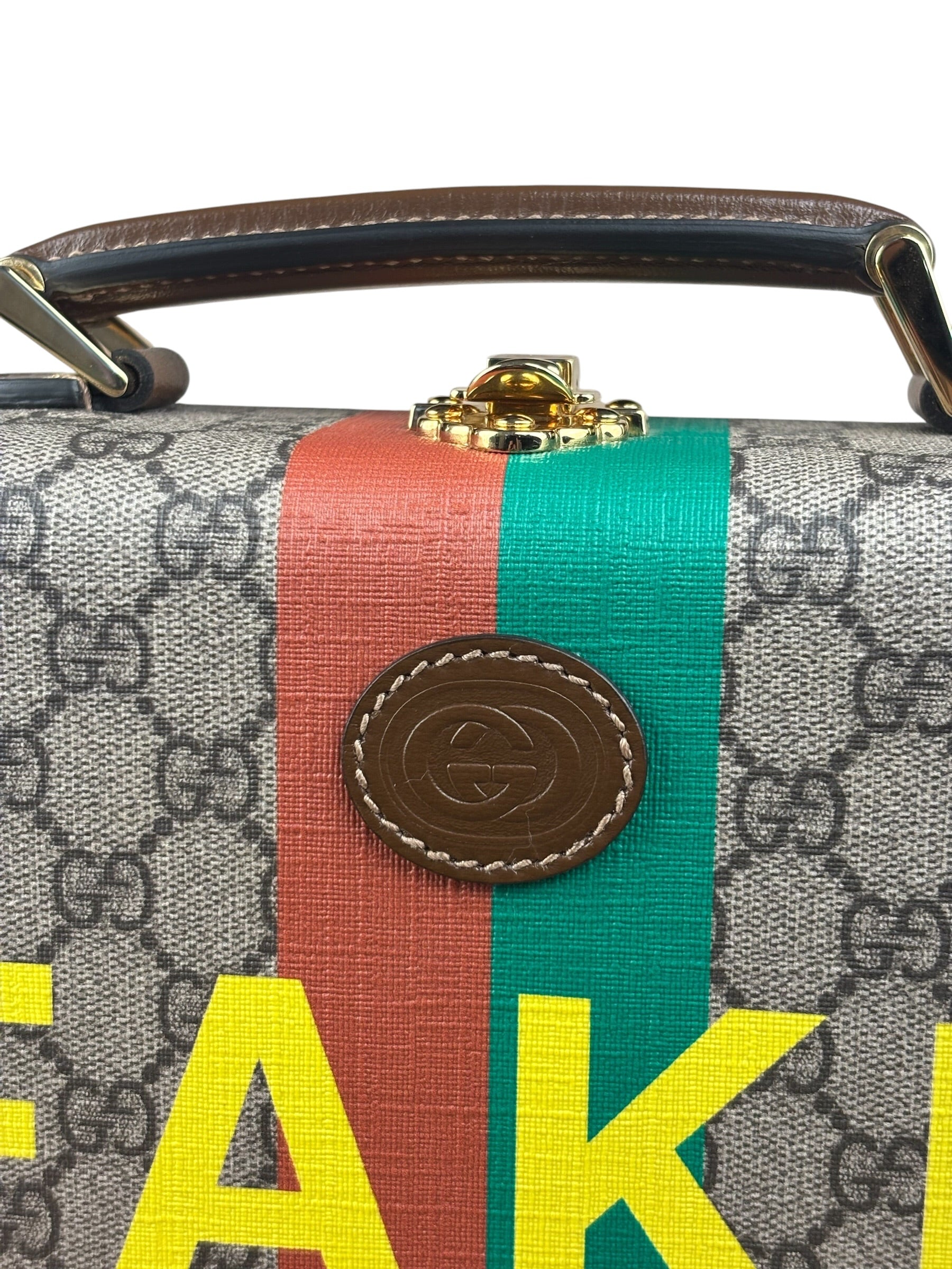 Gucci GG Supreme Fake/Not Savoy Beauty Case Crossbody