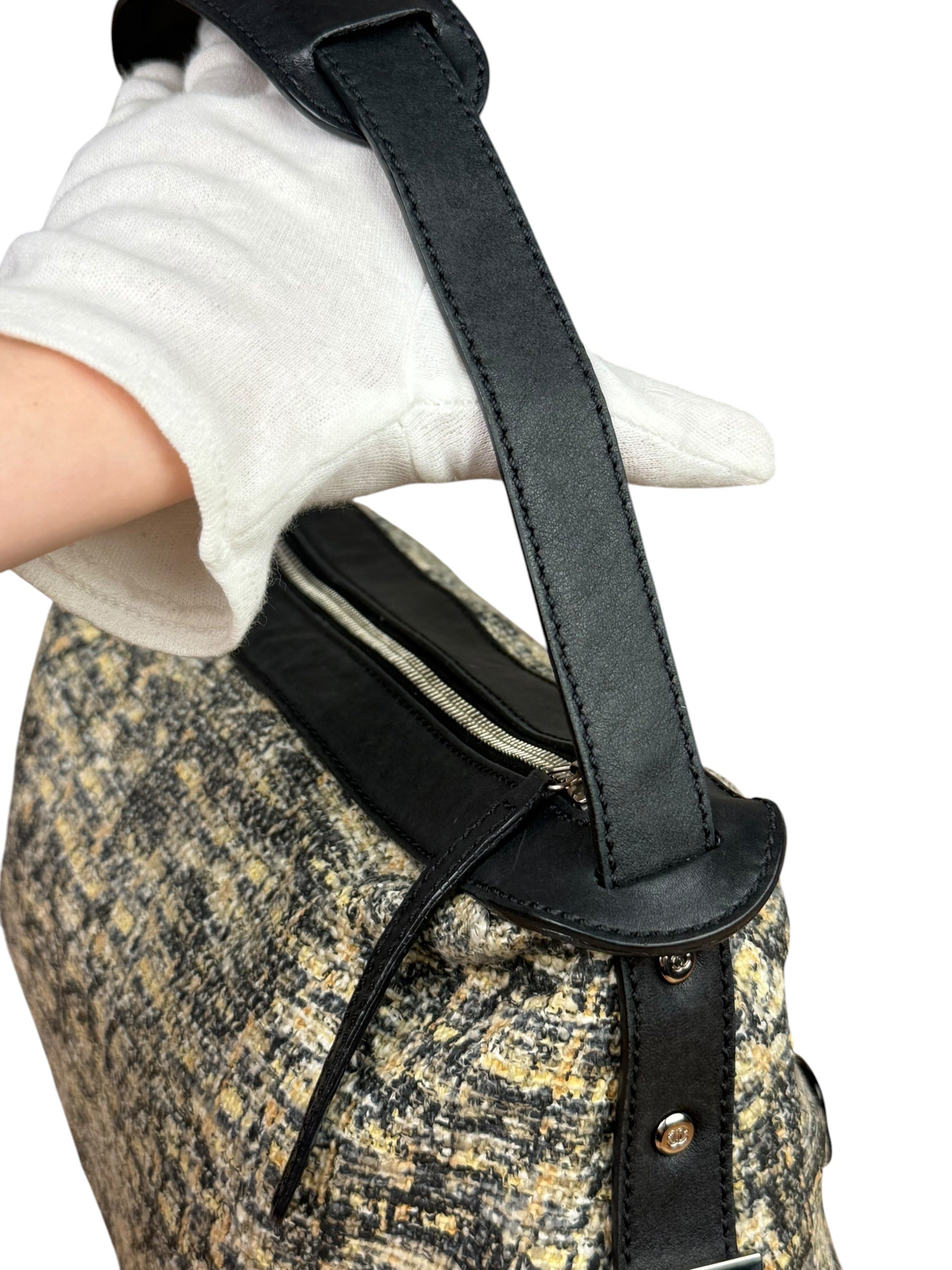 Chanel Black/Beige Tweed Clover Hobo Shoulder Bag '05-'06