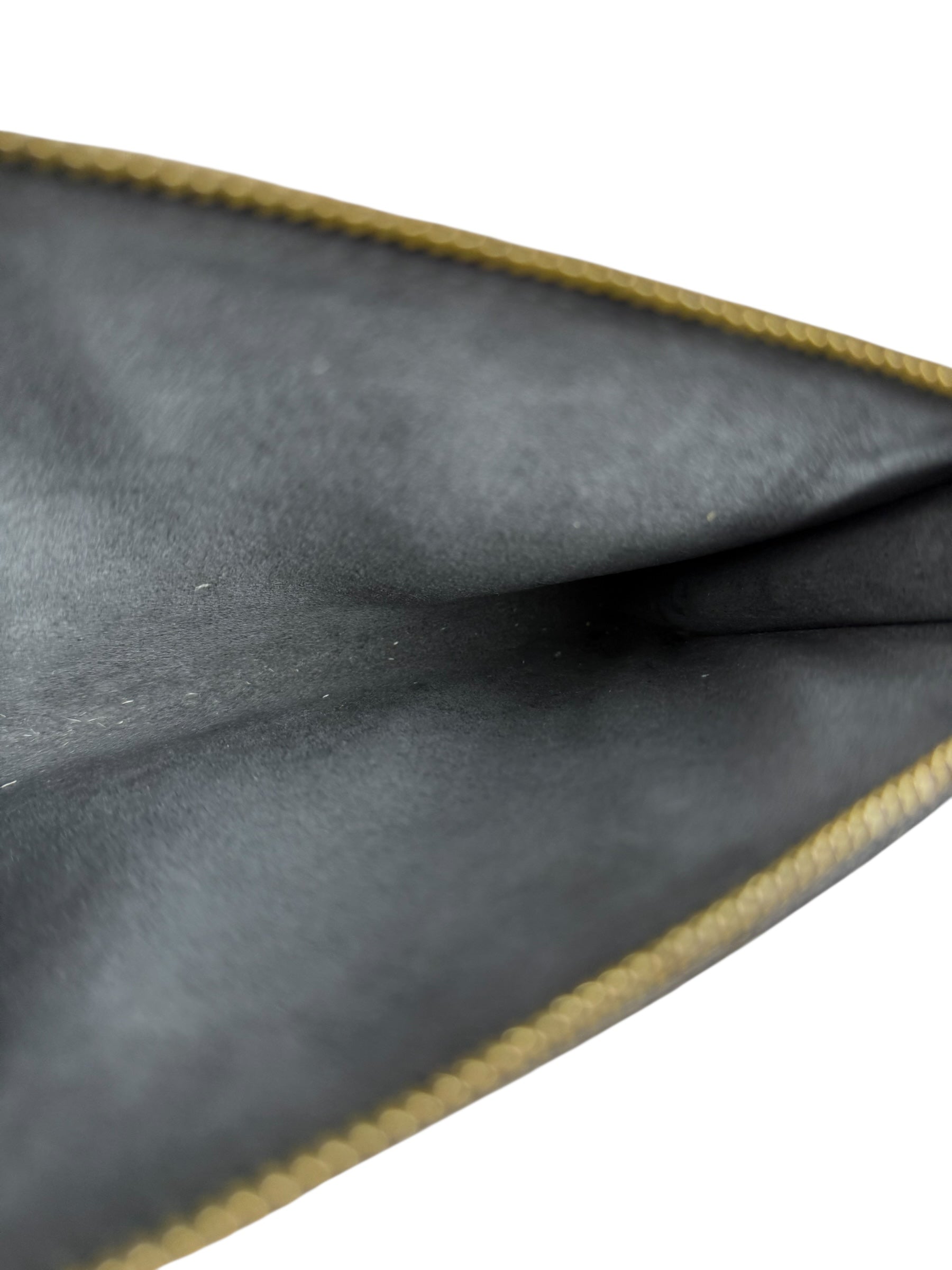 Louis Vuitton Black Epi Pochette