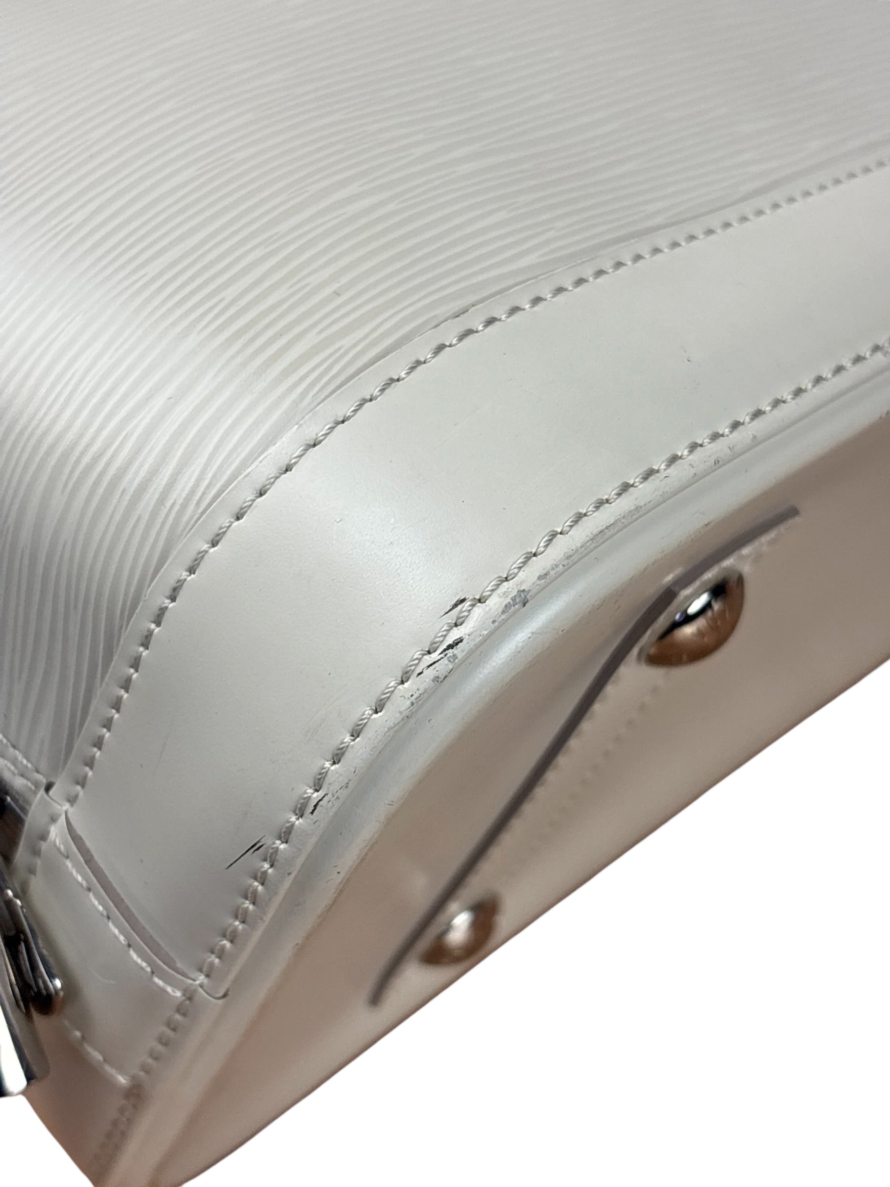 Louis Vuitton White Epi Leather Alma Hand Bag PM