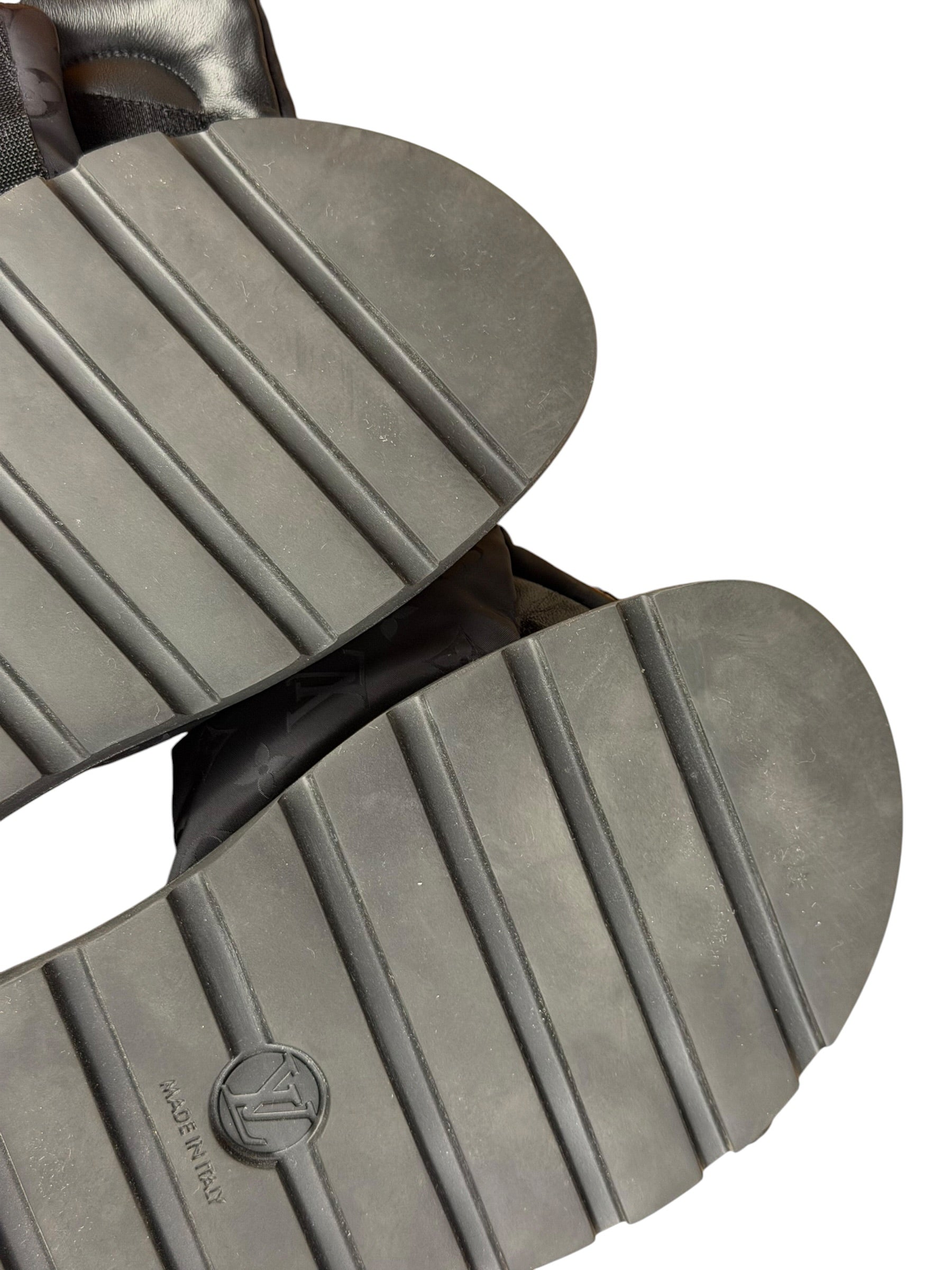 Louis Vuitton Black Pool Pillow Comfort Mules