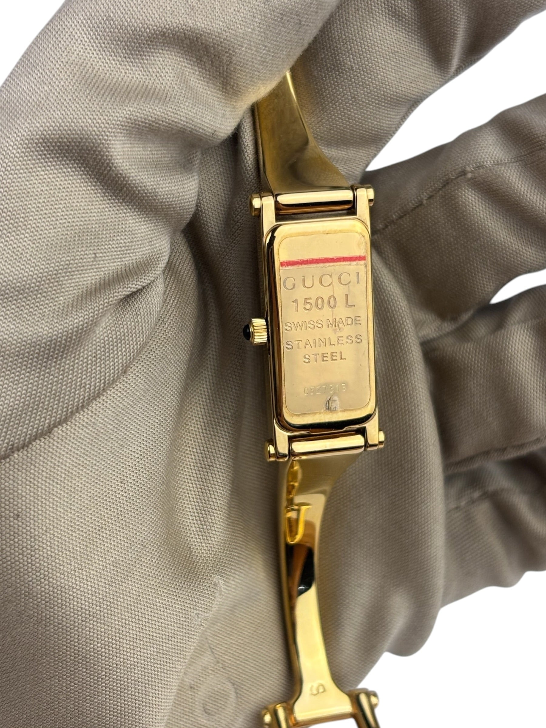 Gucci 1500L Black Dial Gold Plate Bangle