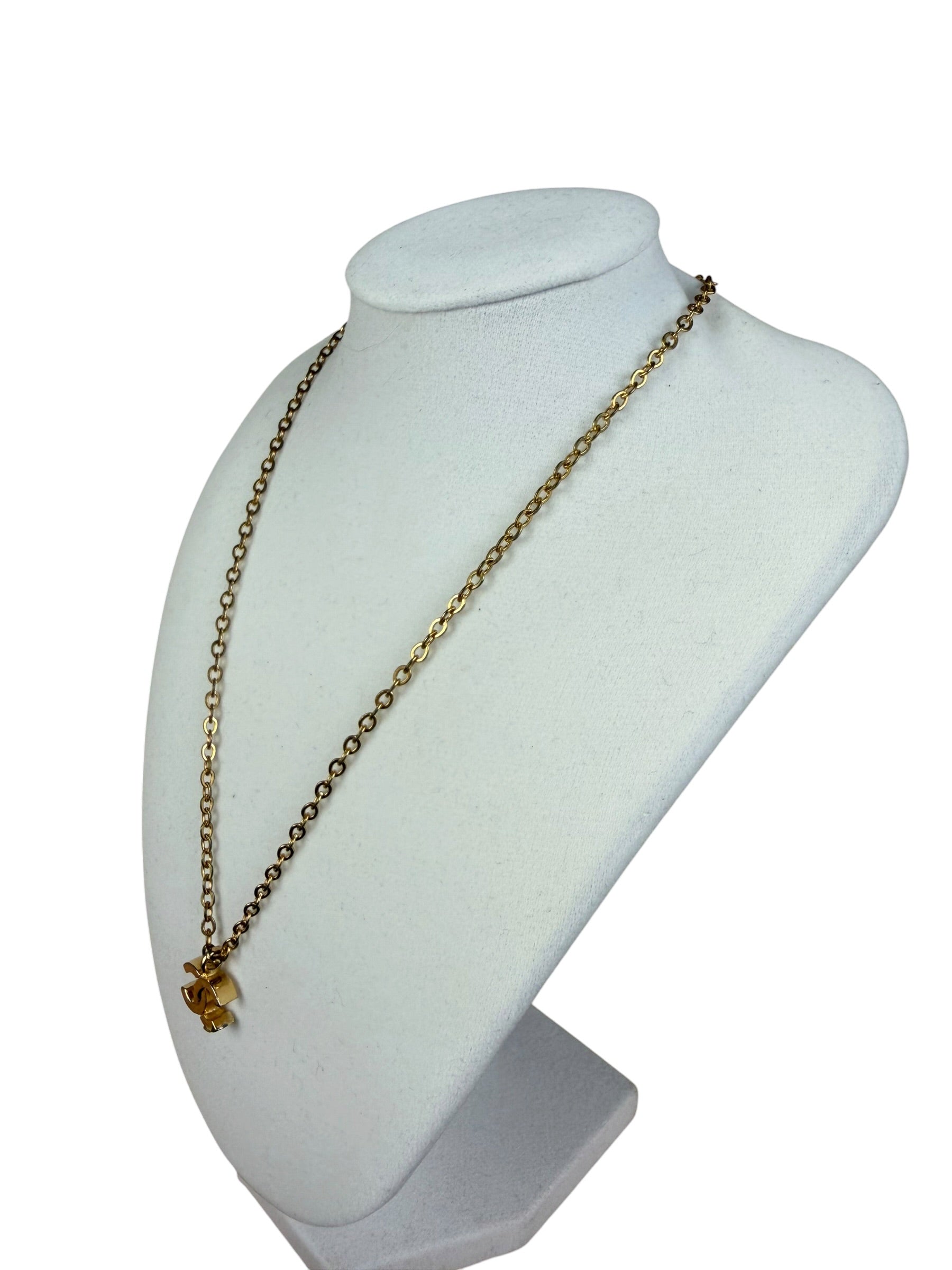 Chanel Vintage Interlocking Cc logo Pendant Necklace
