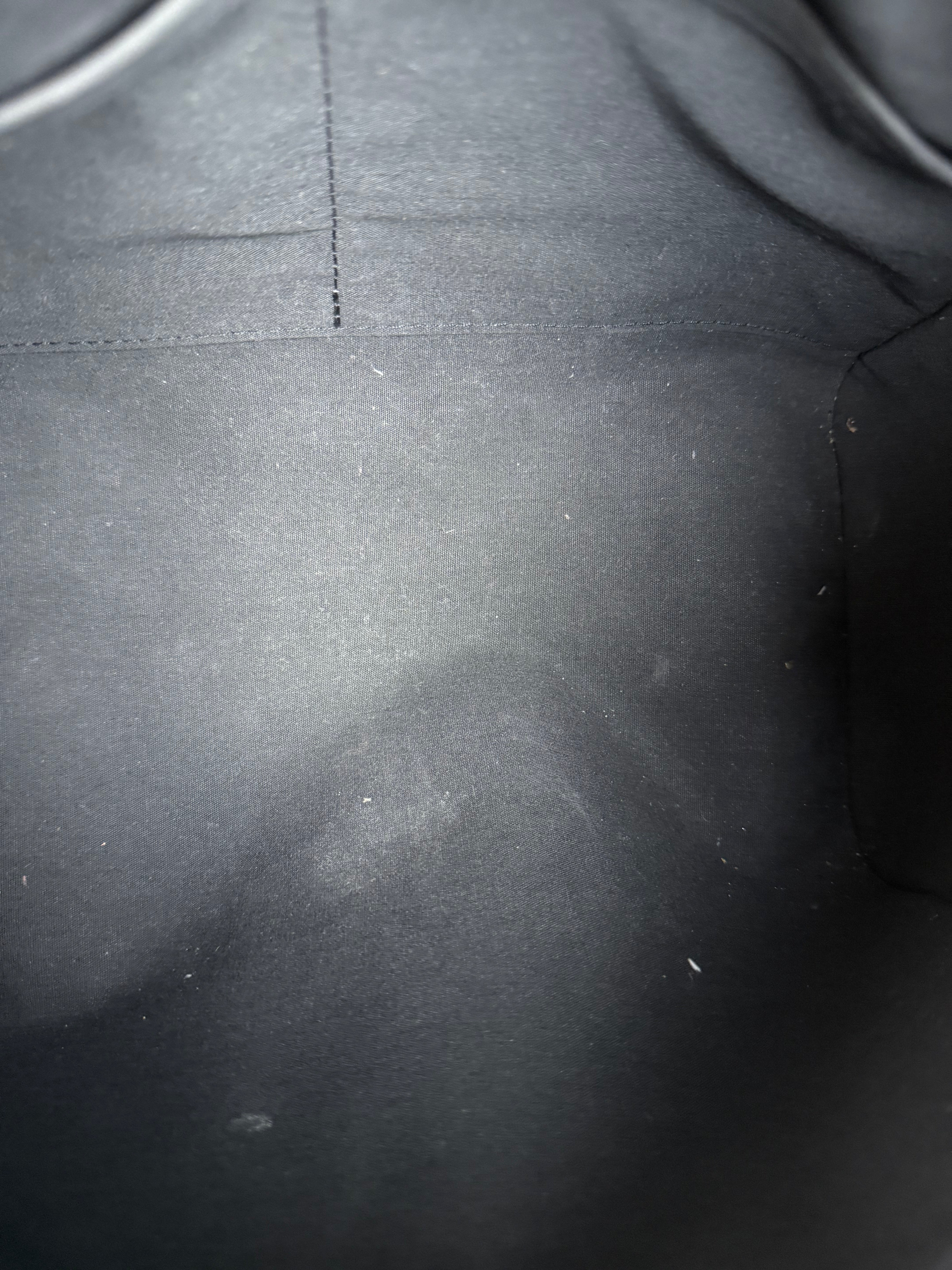 Louis Vuitton Black Epi Speedy 25