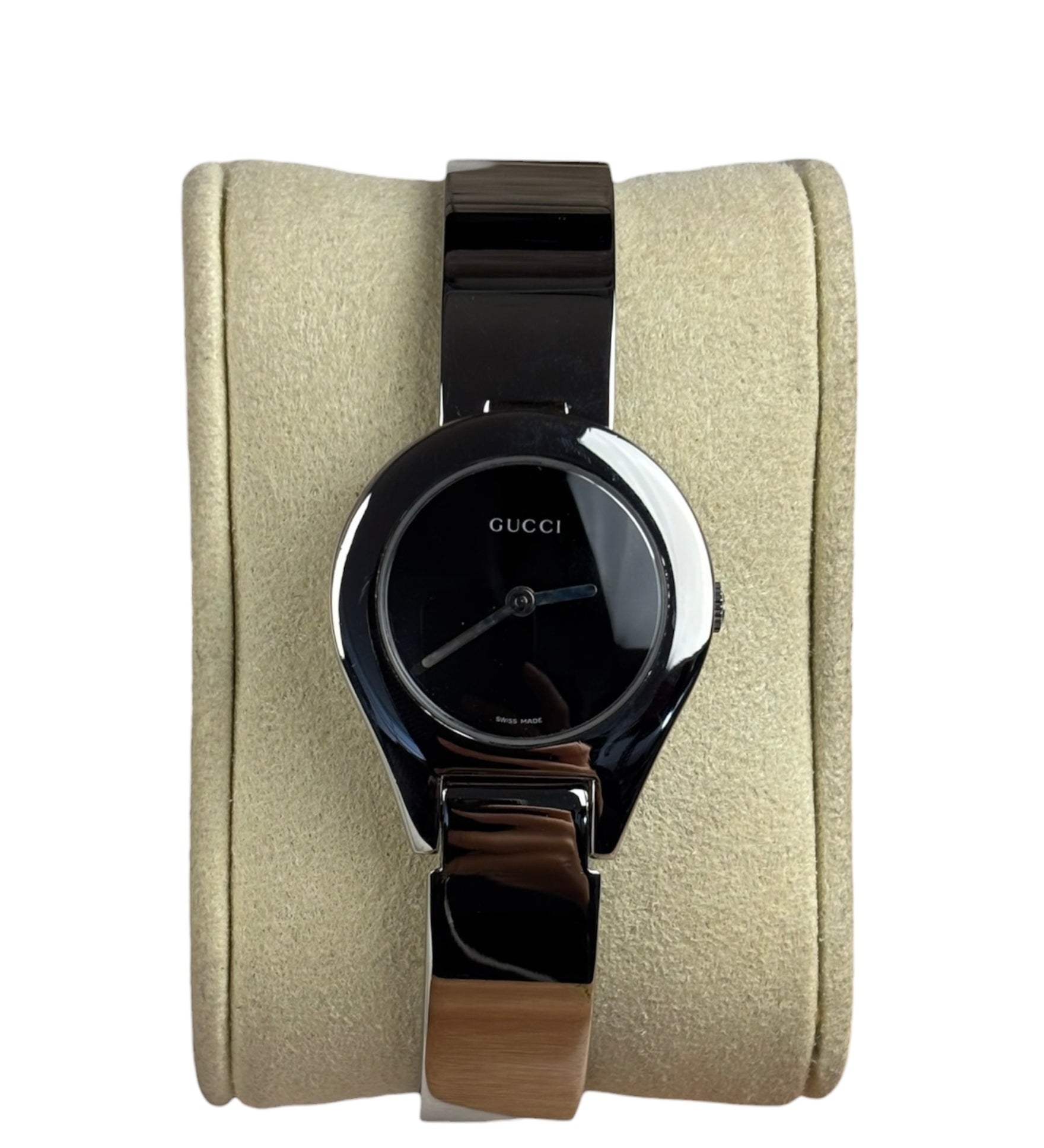 Gucci Vintage Black Dial Choker/Round Bangle Watch 6700L