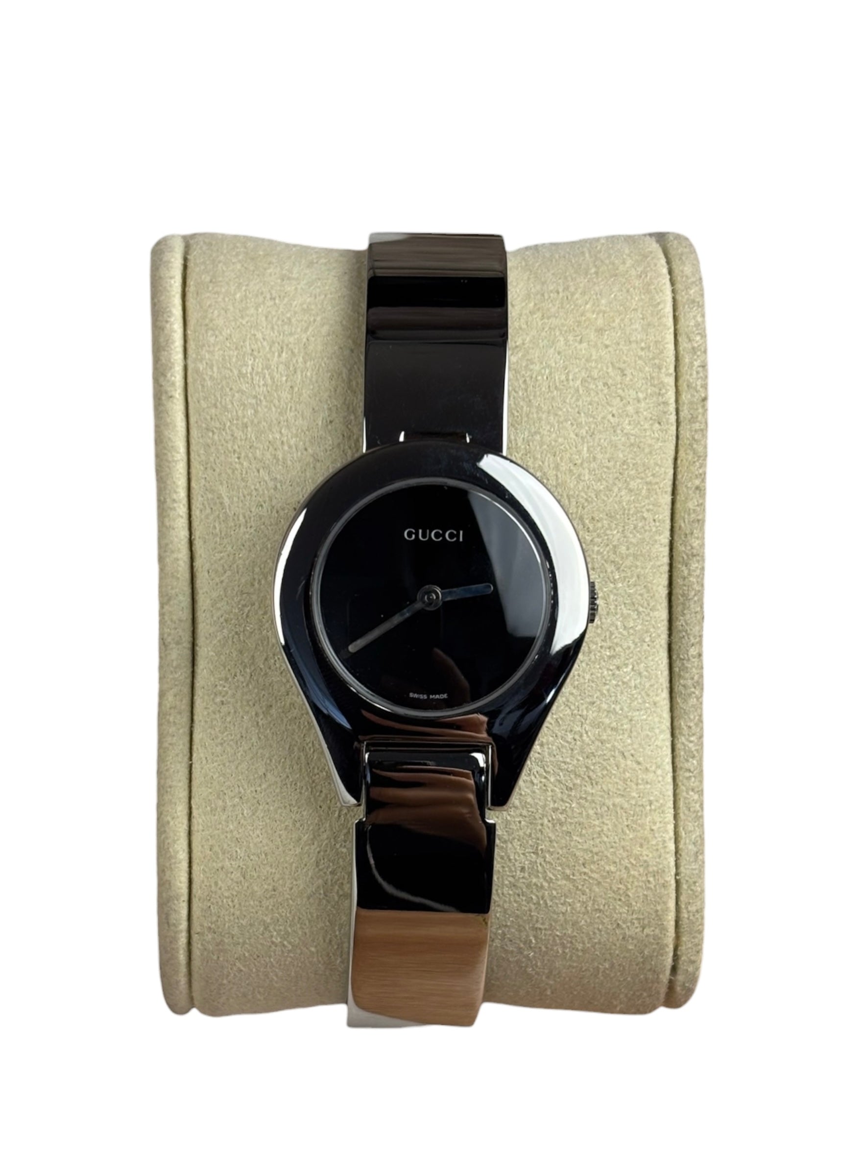 Gucci Vintage Black Dial Choker/Round Bangle Watch 6700L