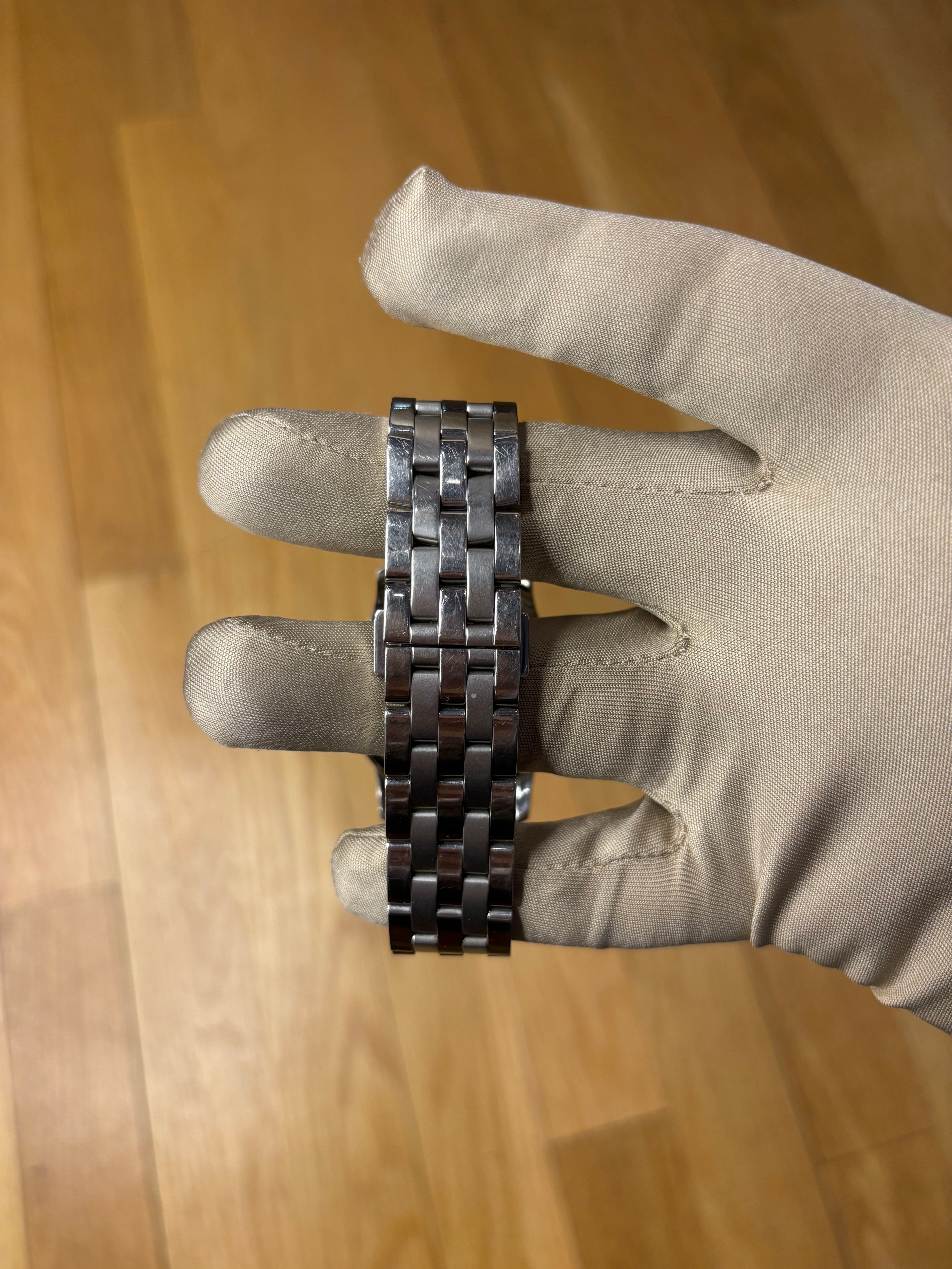 Gucci Automatic Date Just Silver Dial