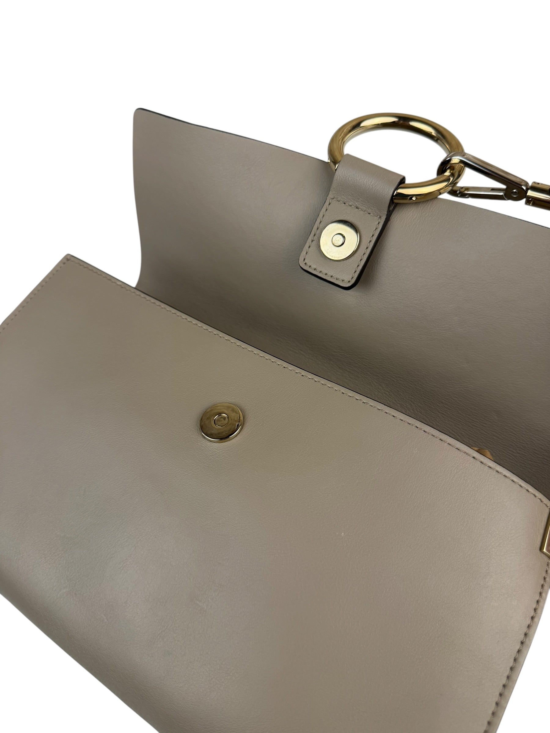Gucci Beige GG Supreme Medium Dionysus Flap Bag