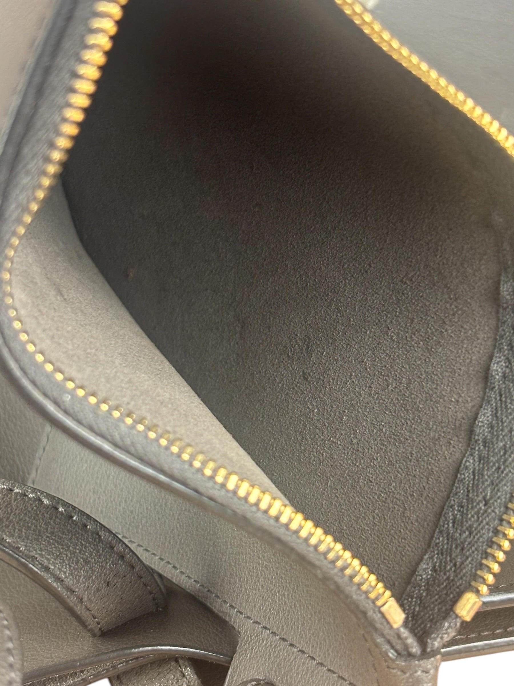 Yves Saint Laurent Leather East-West Shopping Tote Bag