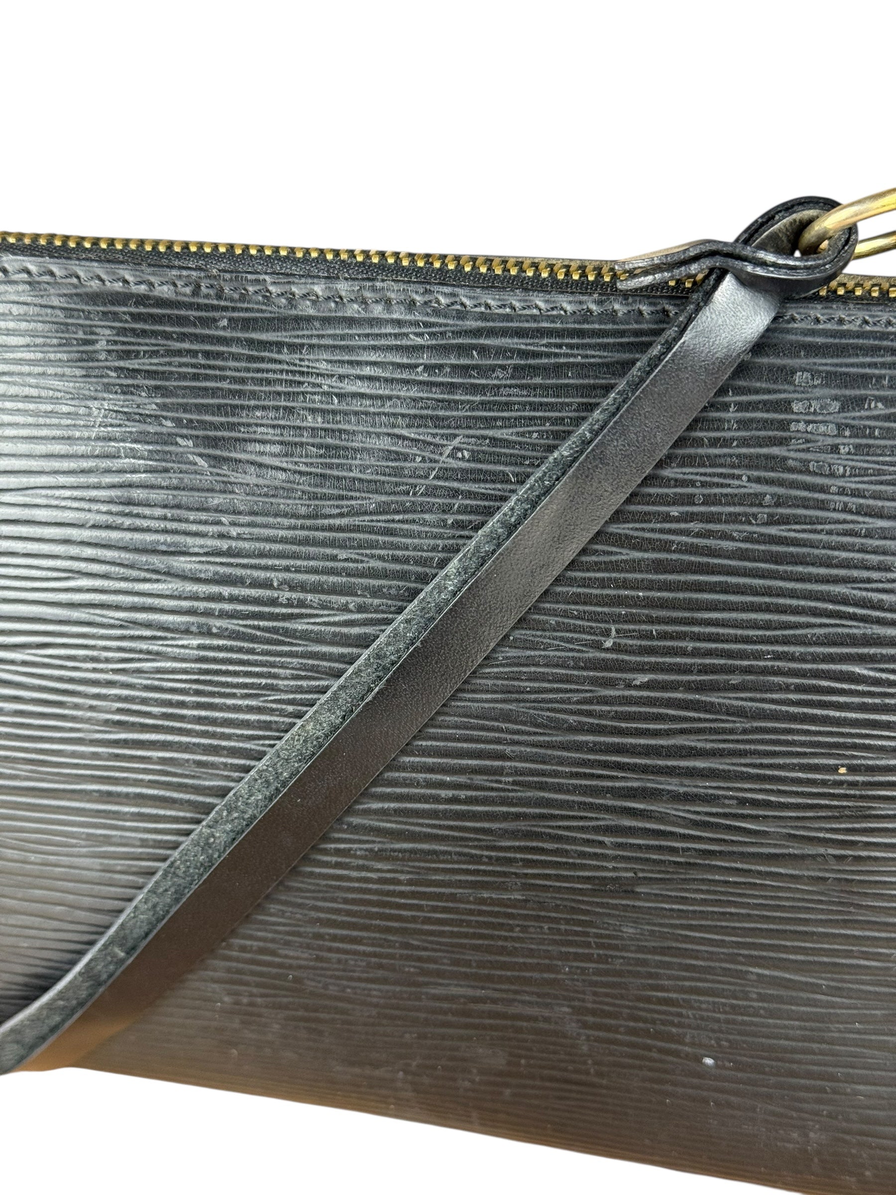 Louis Vuitton Black Epi Pochette