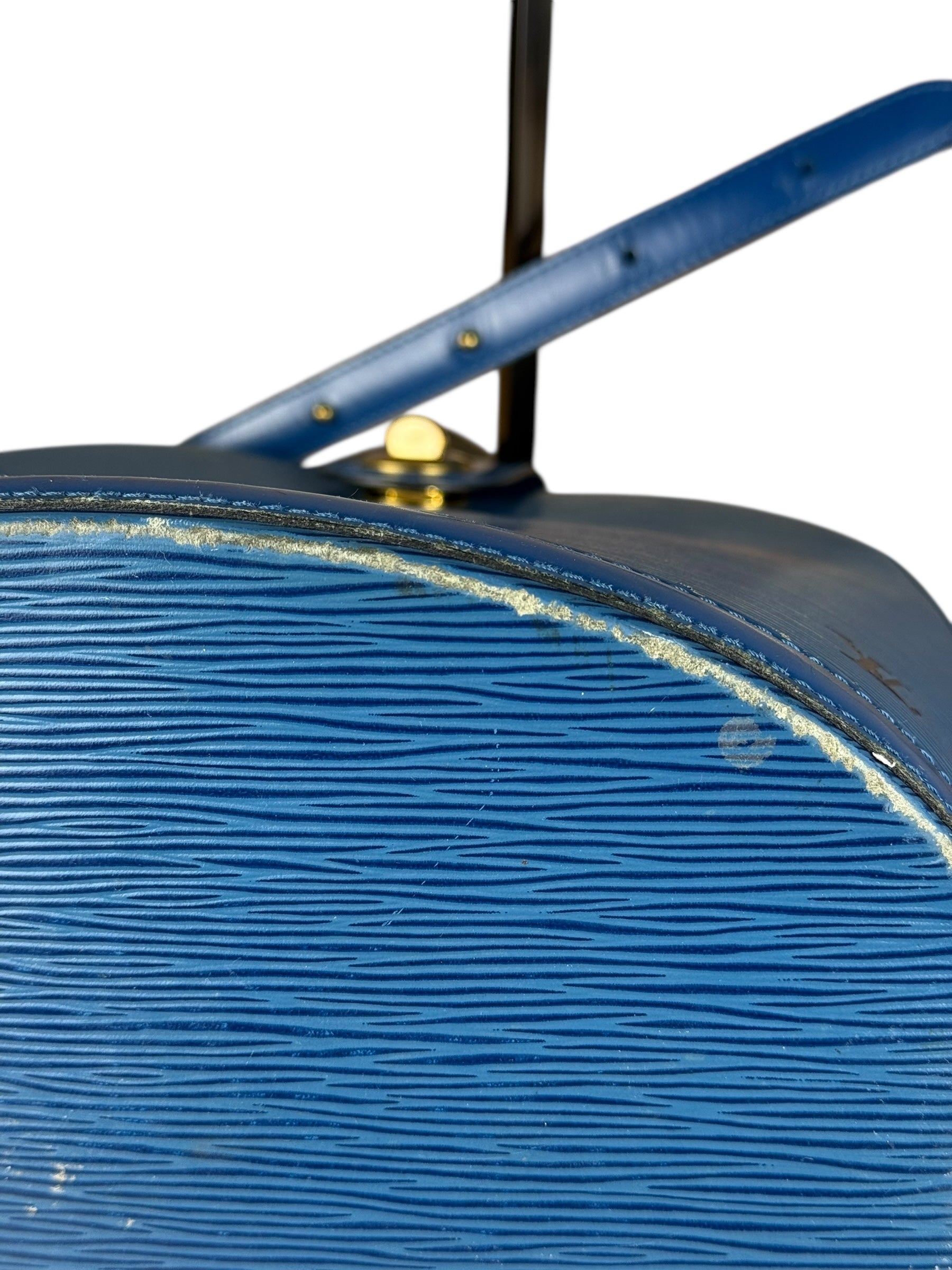 Louis Vuitton Epi Cluny Shoulder Bag