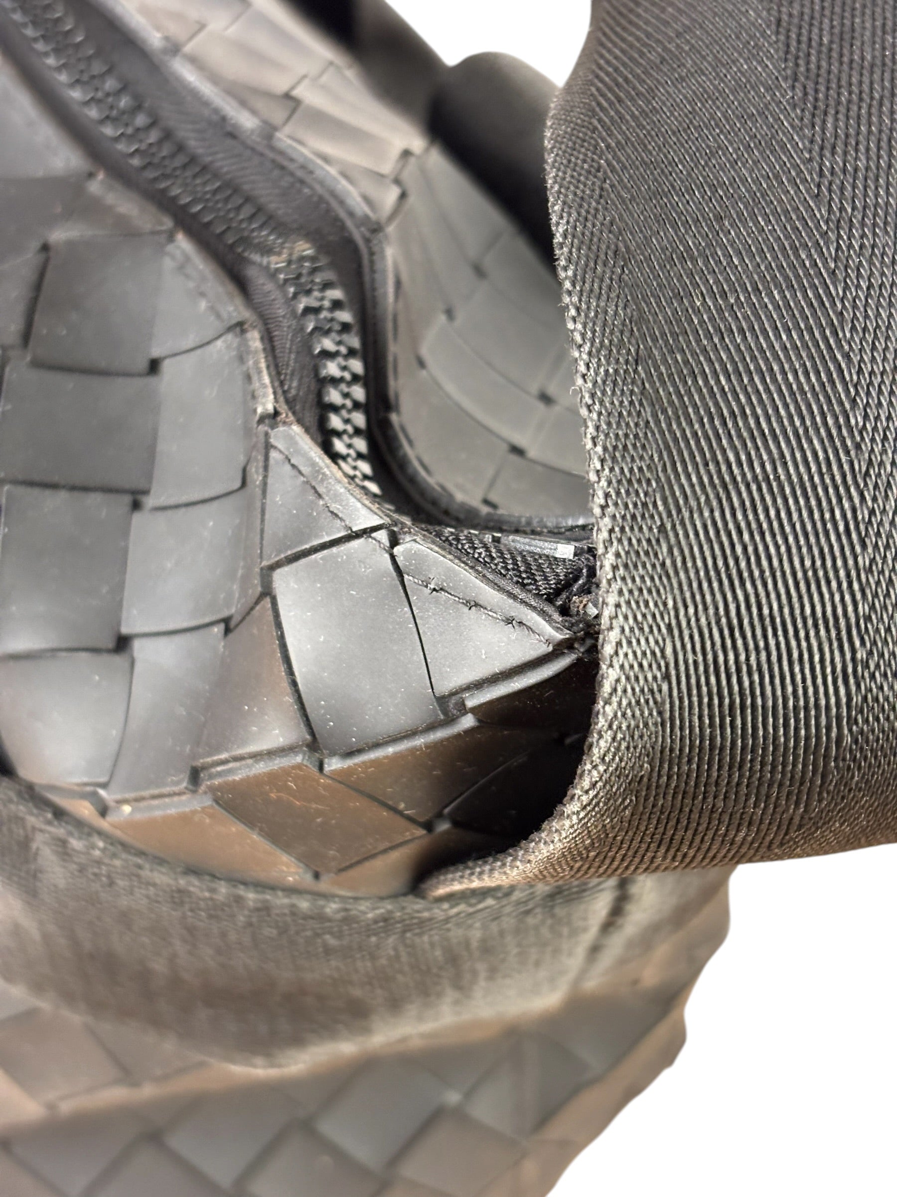 Bottega Veneta Black Rubber Intrecciato Messenger Bag
