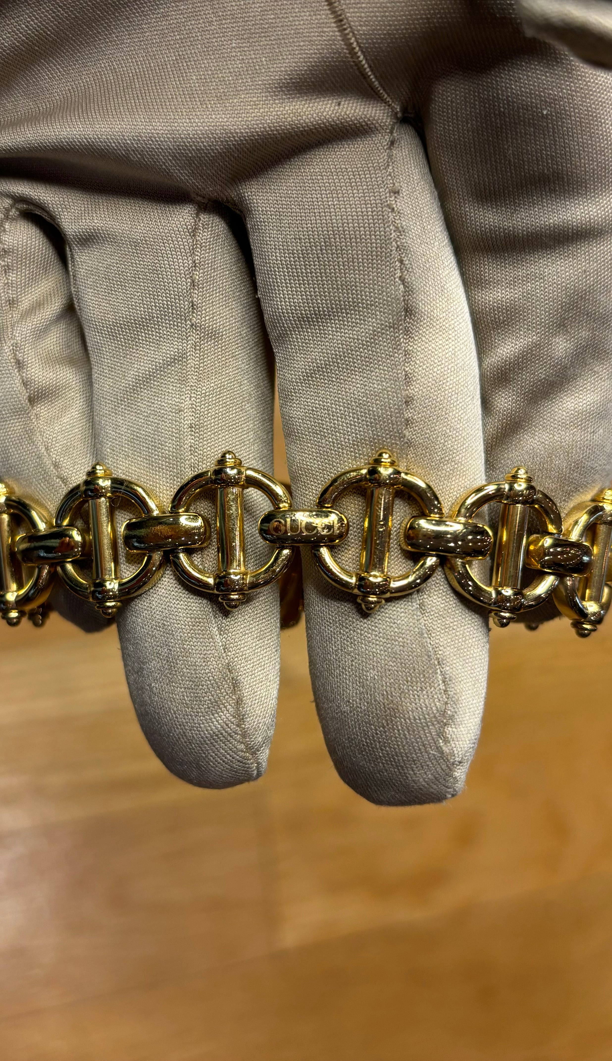 Gucci Mother Of Pearl Dial Gold Plated Chain Link