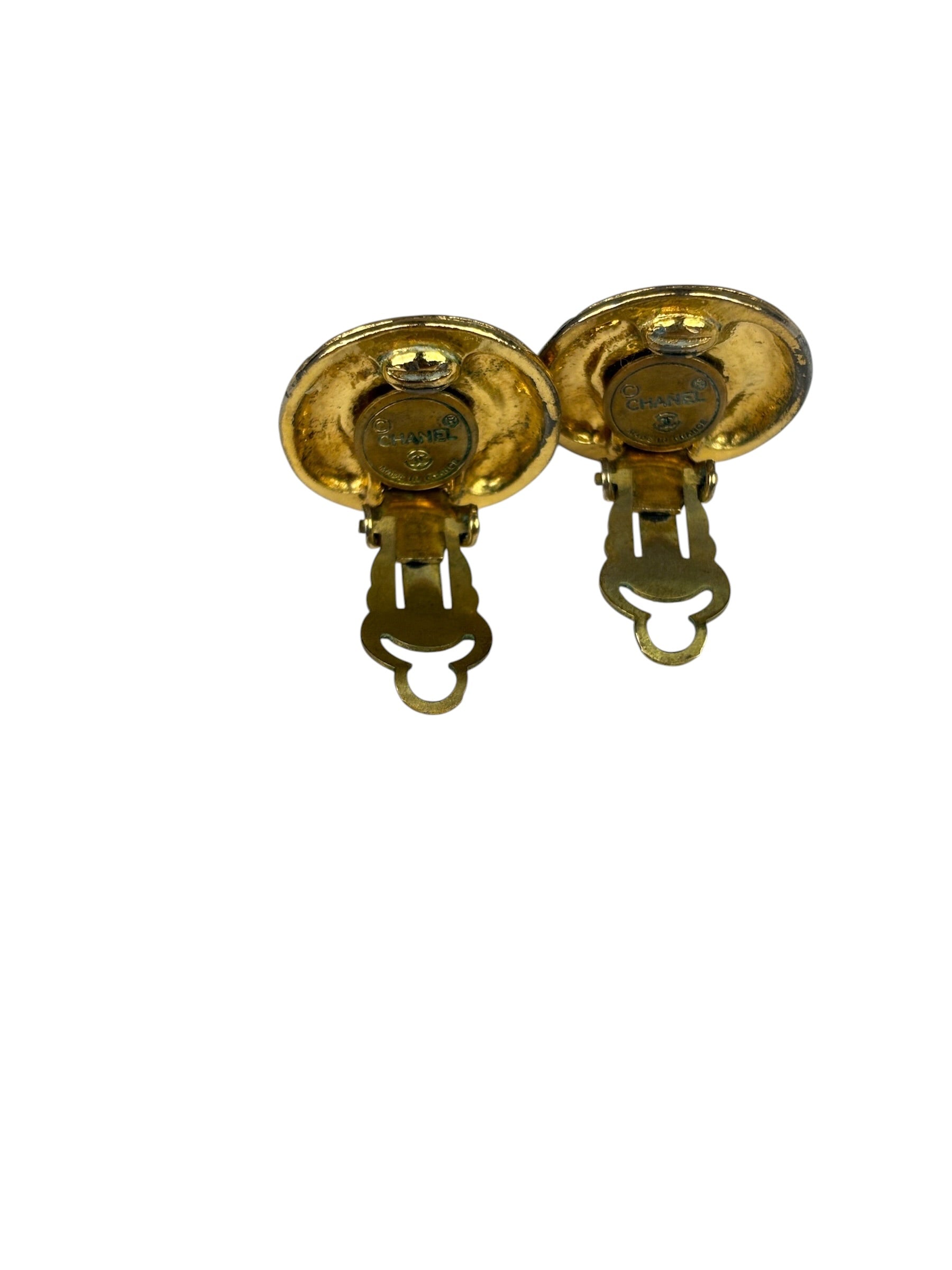 Chanel Vintage Pearl Round Gold-Tone Clip-On Earning