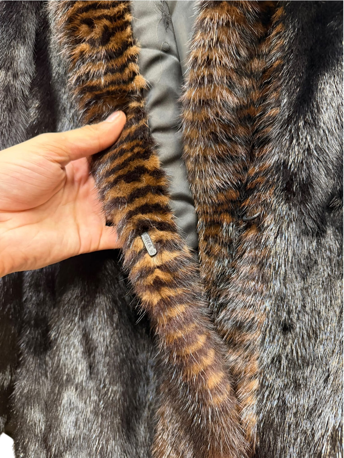 Vintage Maple Queens Dark Brown Mink Fur