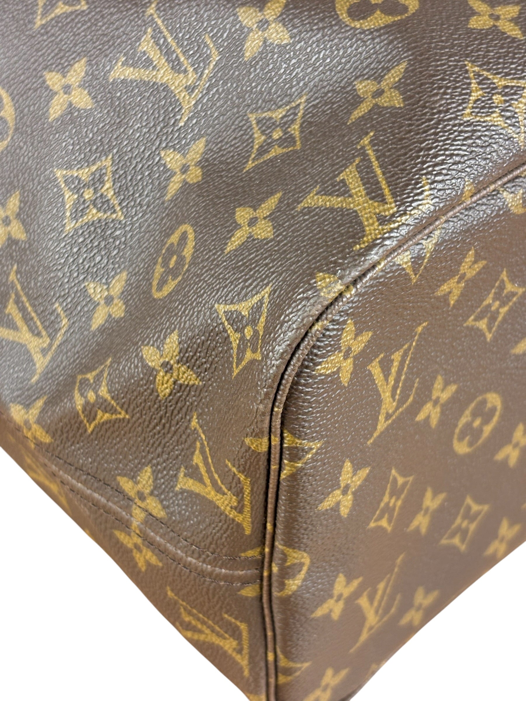 Louis Vuitton Monogram Neverfull MM Shoulder Bag