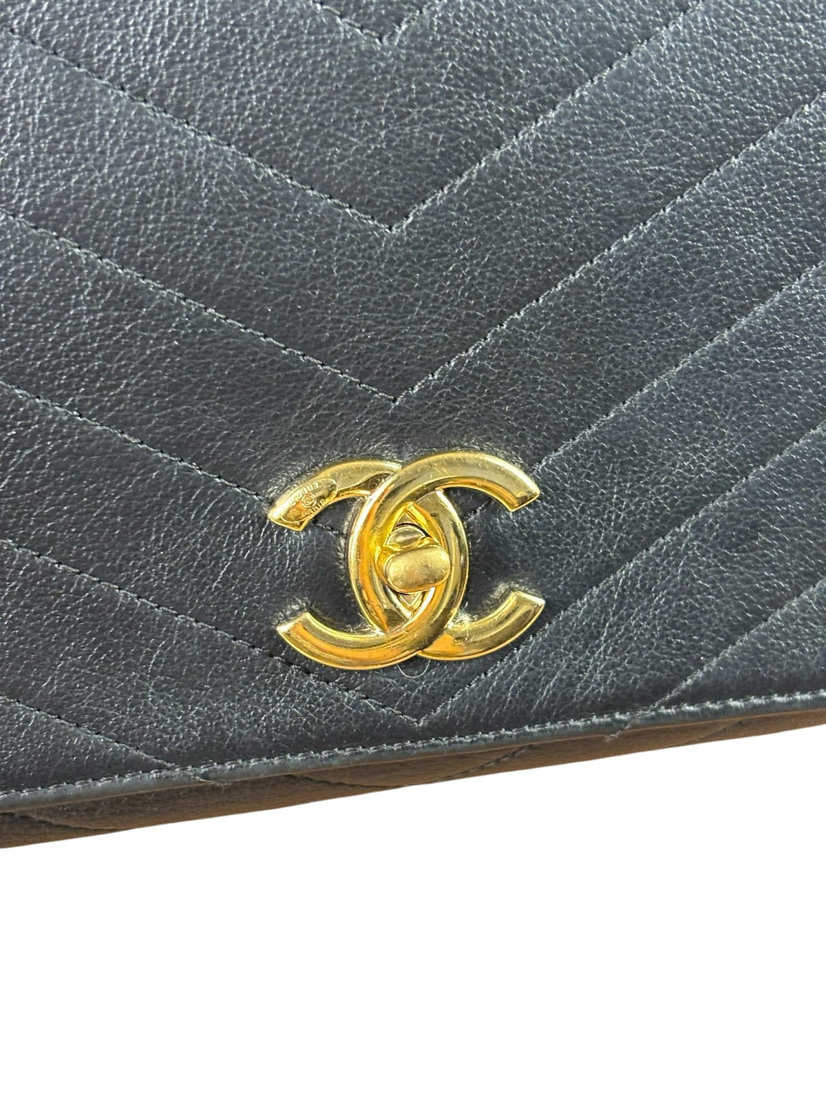 Chanel Grained Calfskin Chevron Stitch Chic Medium Top Handle Bag