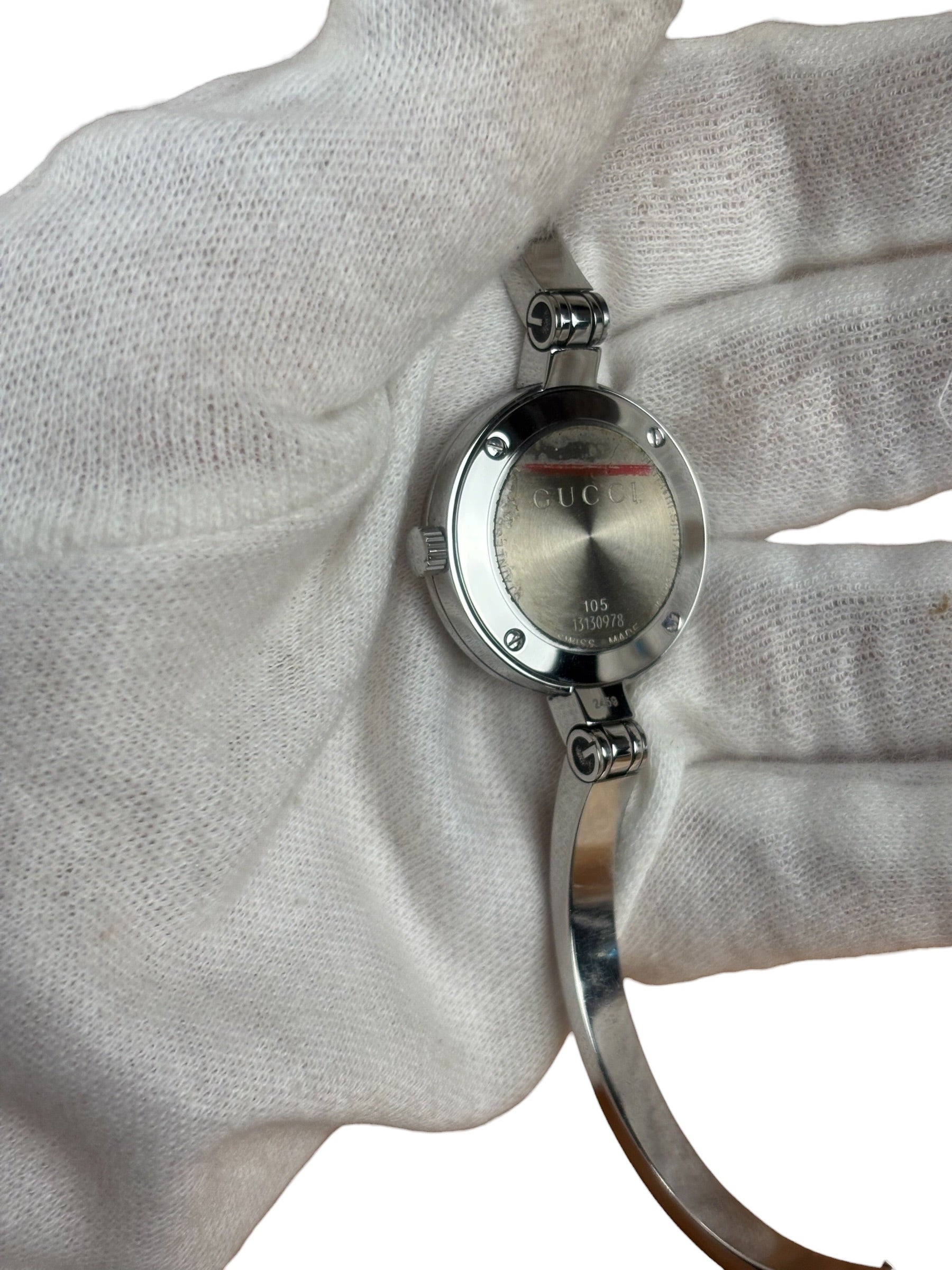 Gucci 105 Round Black Stick Dial Bangle