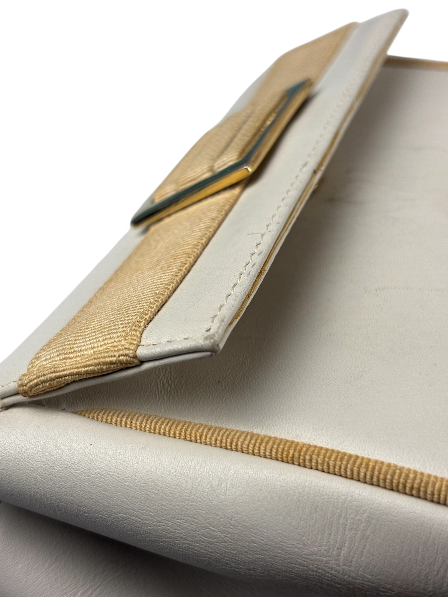 Salvatore Ferragamo Vintage Cream Vara Leather Crossbody Shoulder Bag