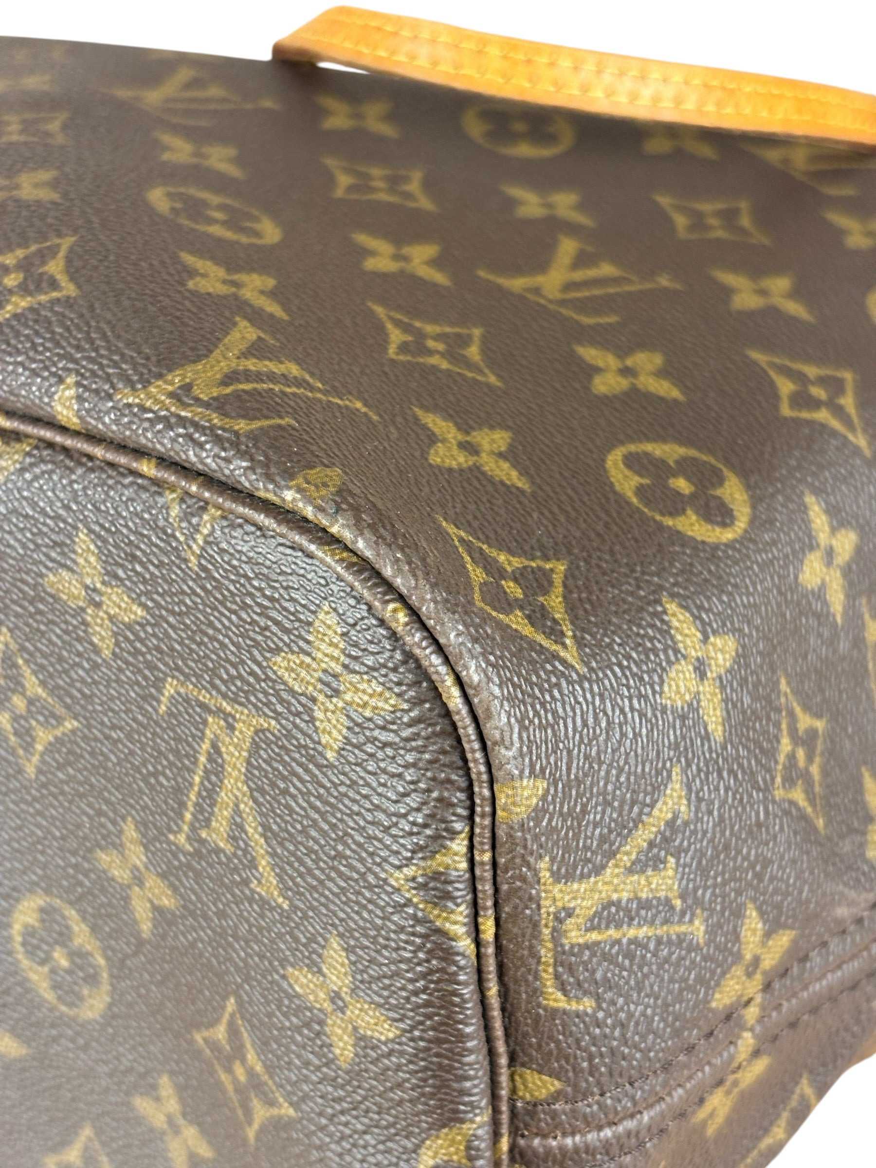 Louis Vuitton Monogram Neverfull MM Shoulder Bag
