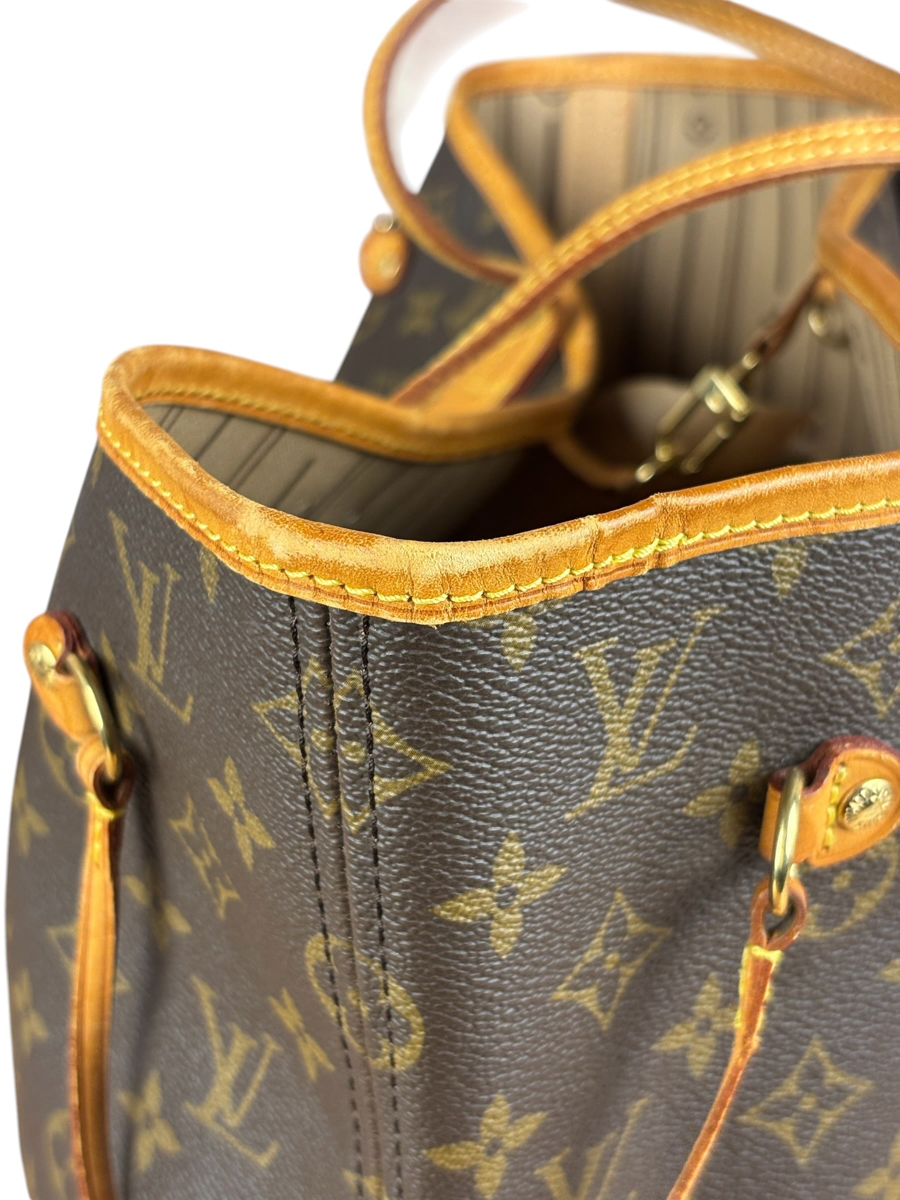 Louis Vuitton Monogram Neverfull MM Shoulder Bag