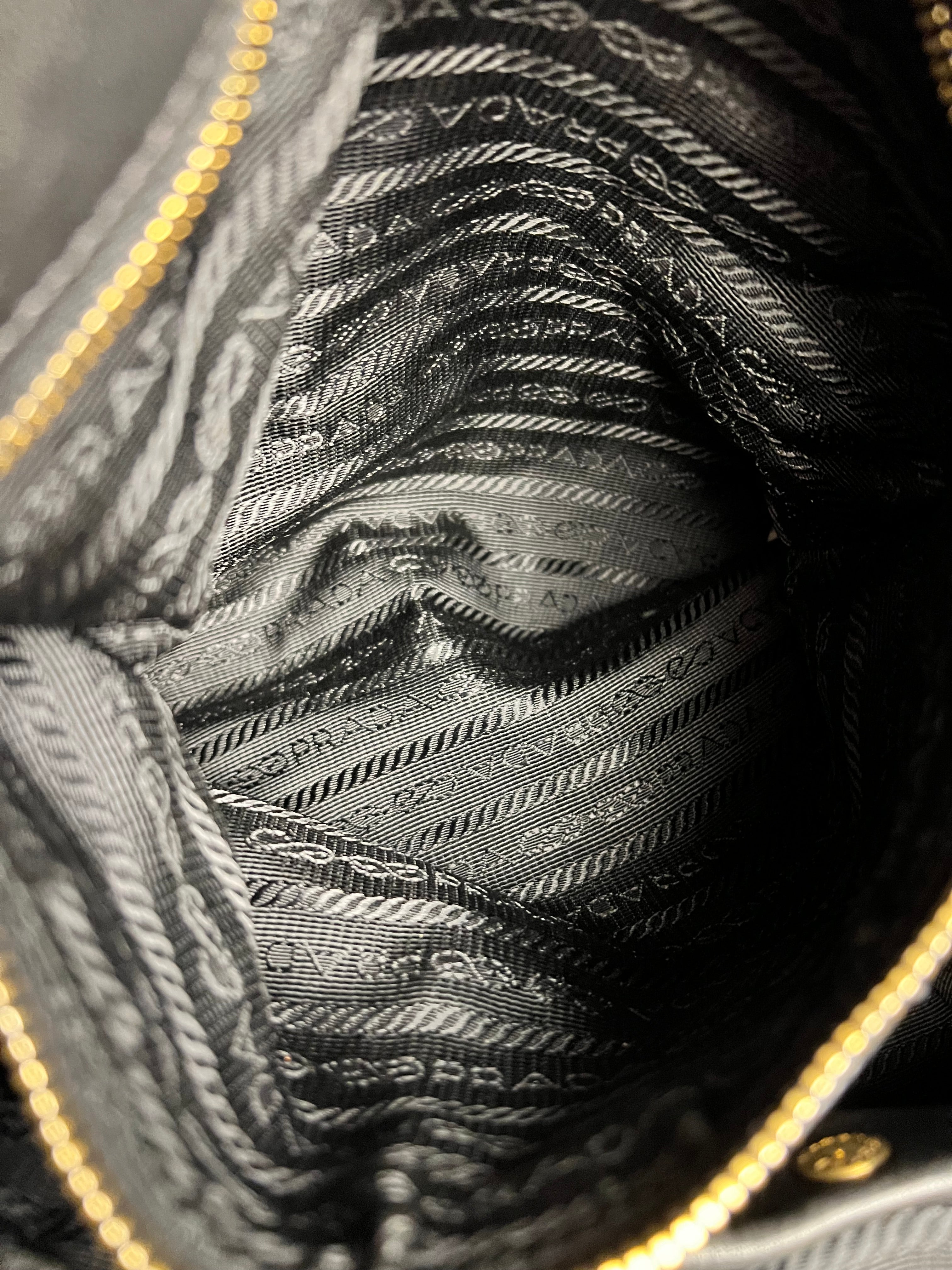 Prada Black Leather Vitello Daino Handbag