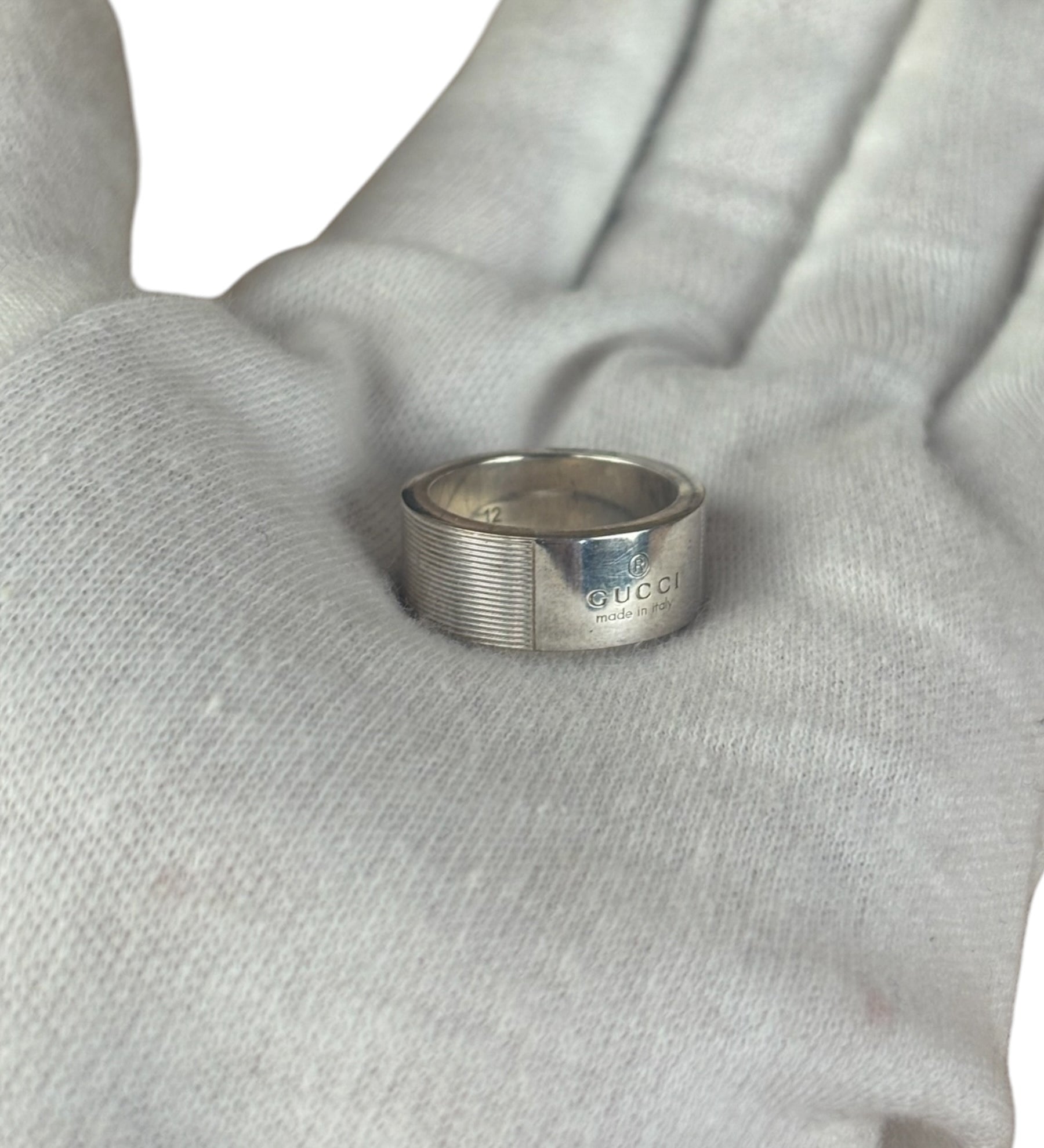 Gucci Silver Wide Flat Subtle Brushed Ring