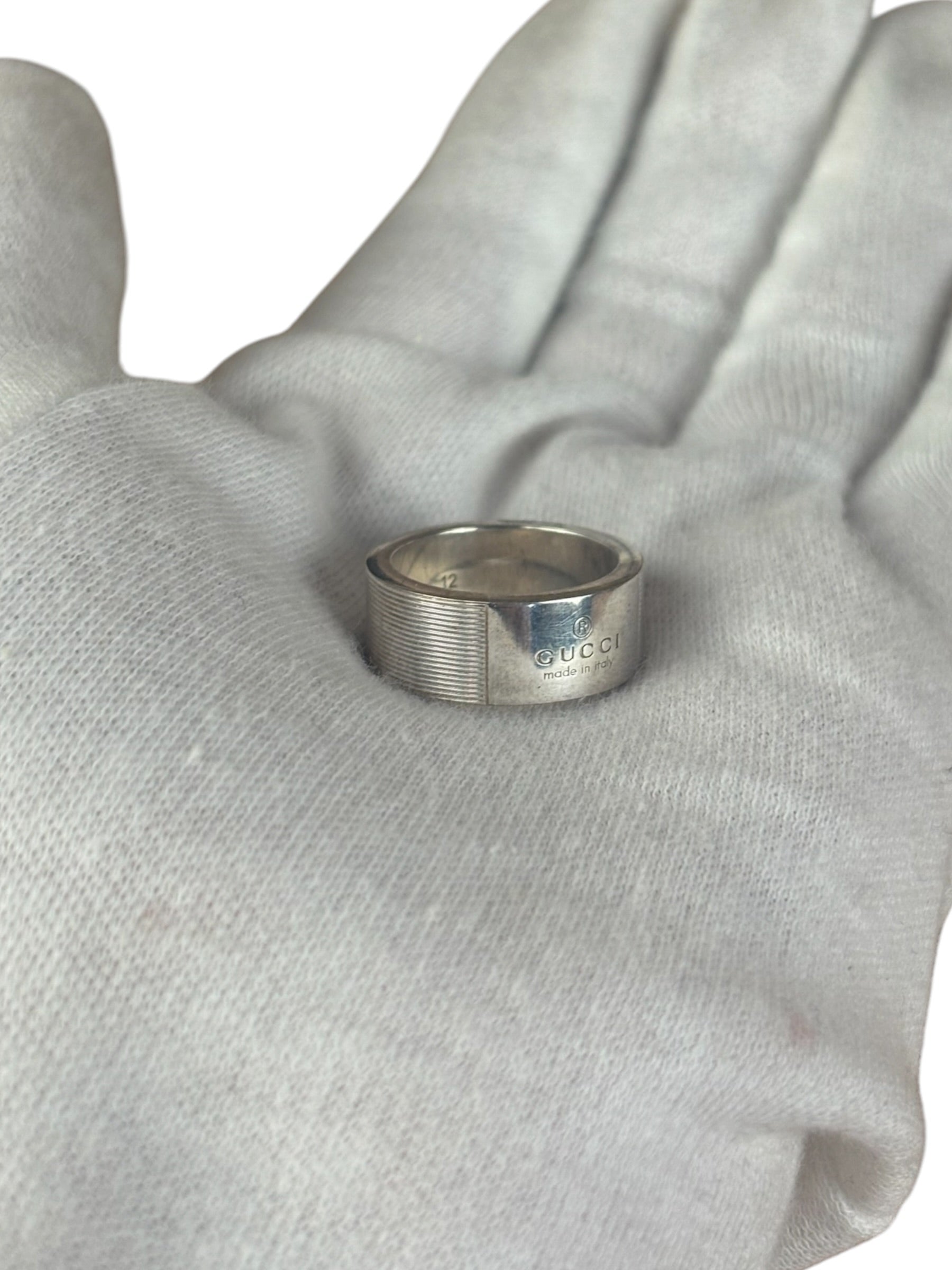 Gucci Silver Wide Flat Subtle Brushed Ring