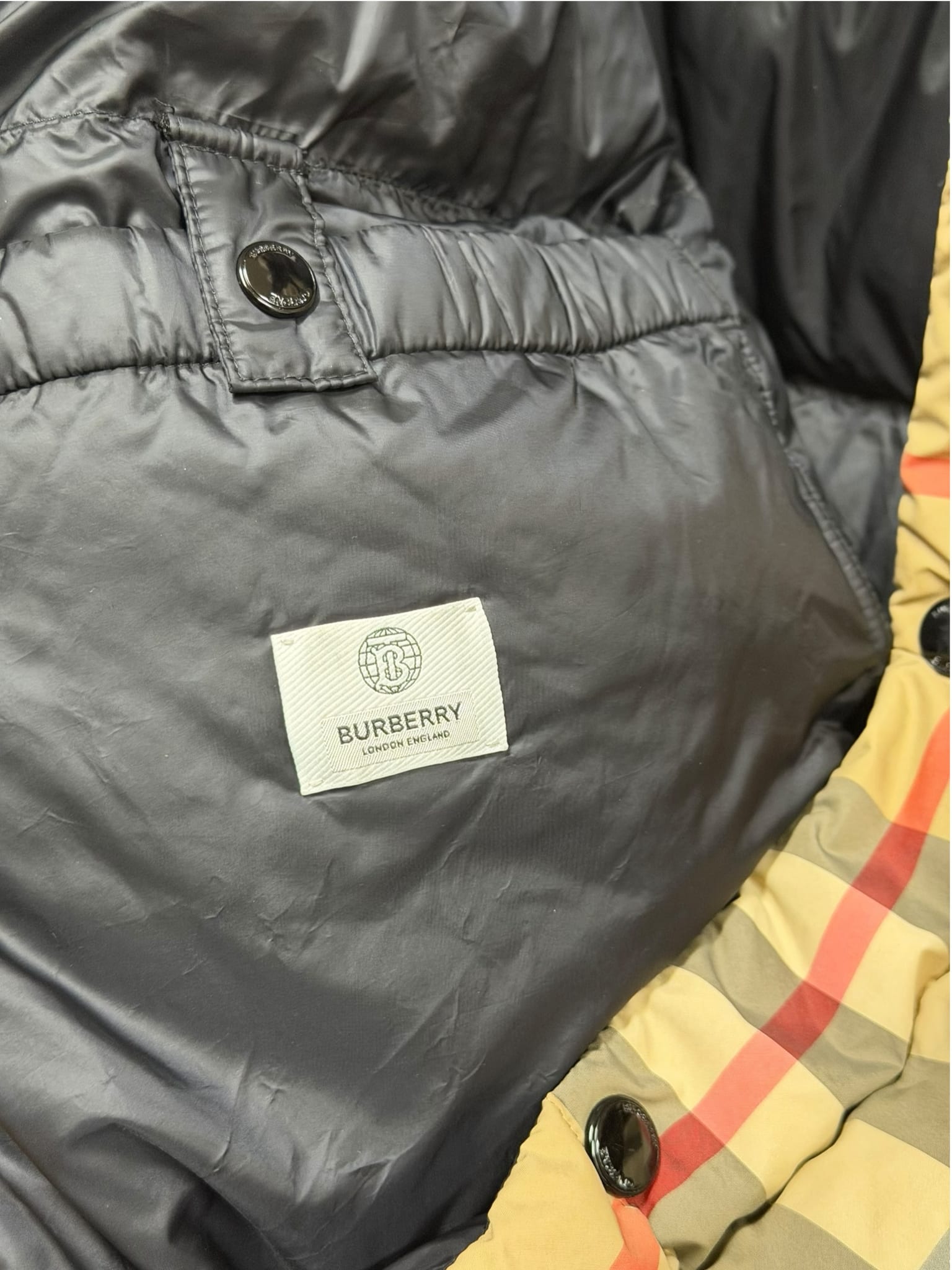 Burberry House Check Vest Kenwhick Puffer Jacket
