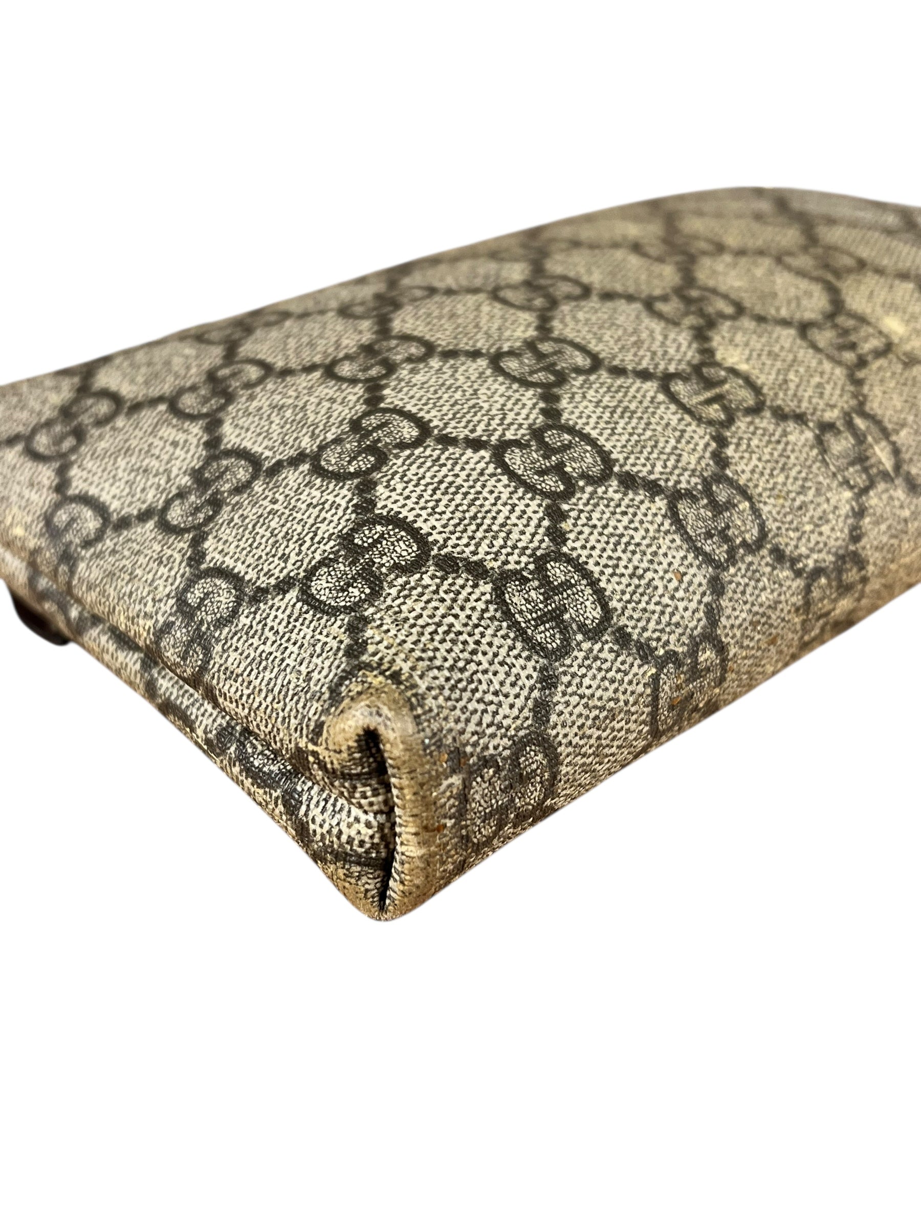 Gucci GG Supreme Pochette