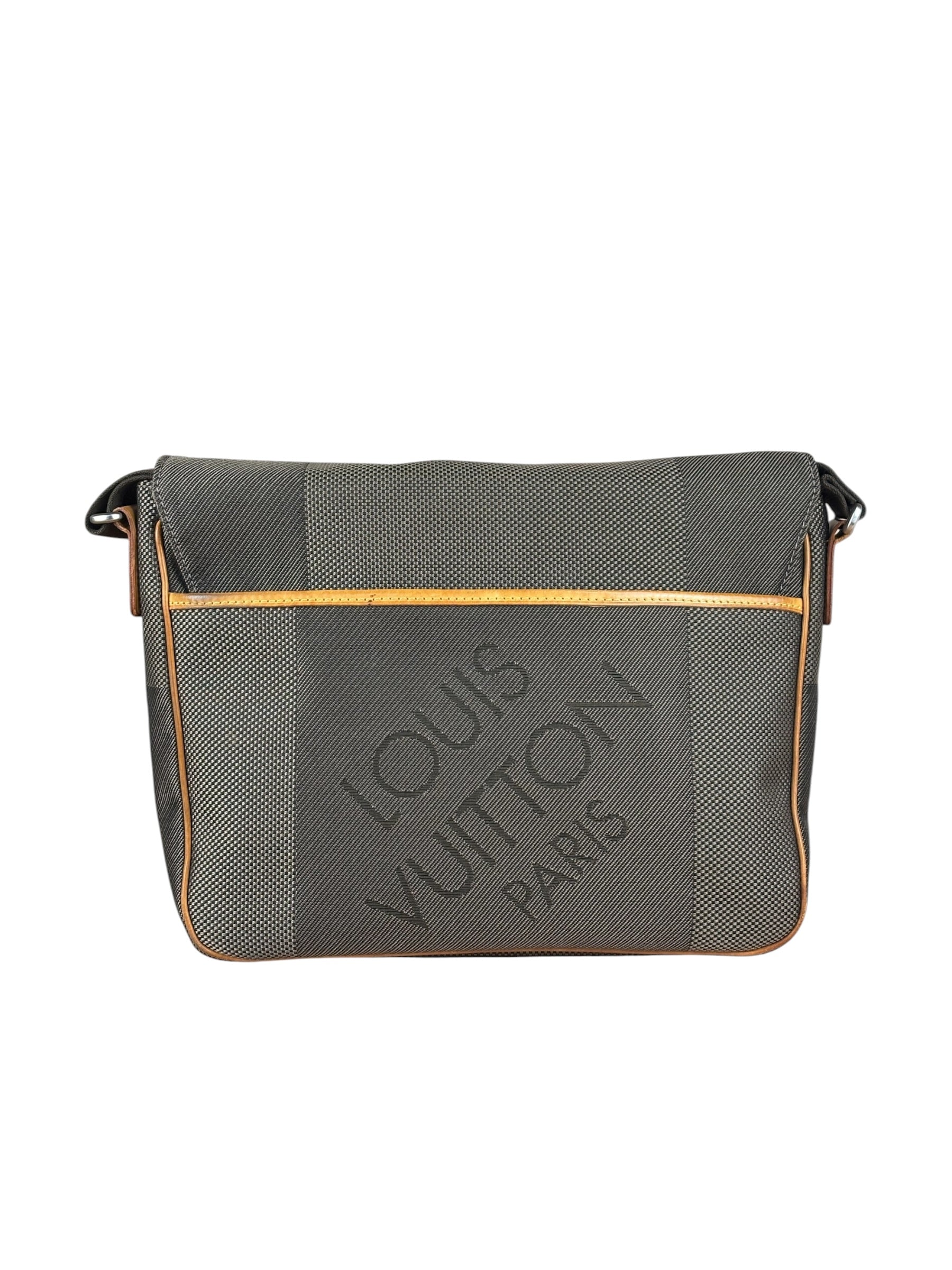 Louis Vuitton Damier Geant Messenger Shoulder Bag