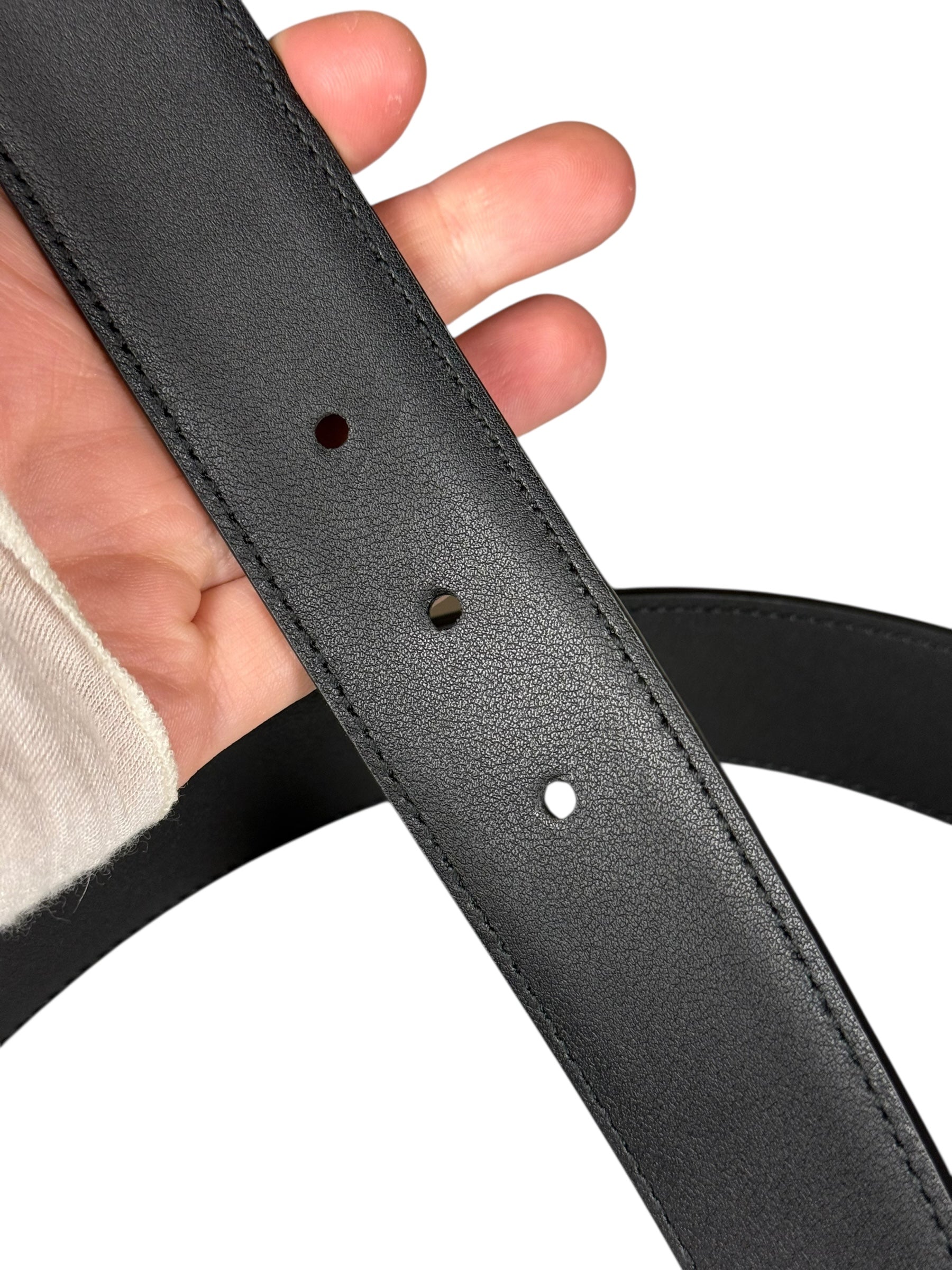 Gucci Black Leather Gold Buckle Belt