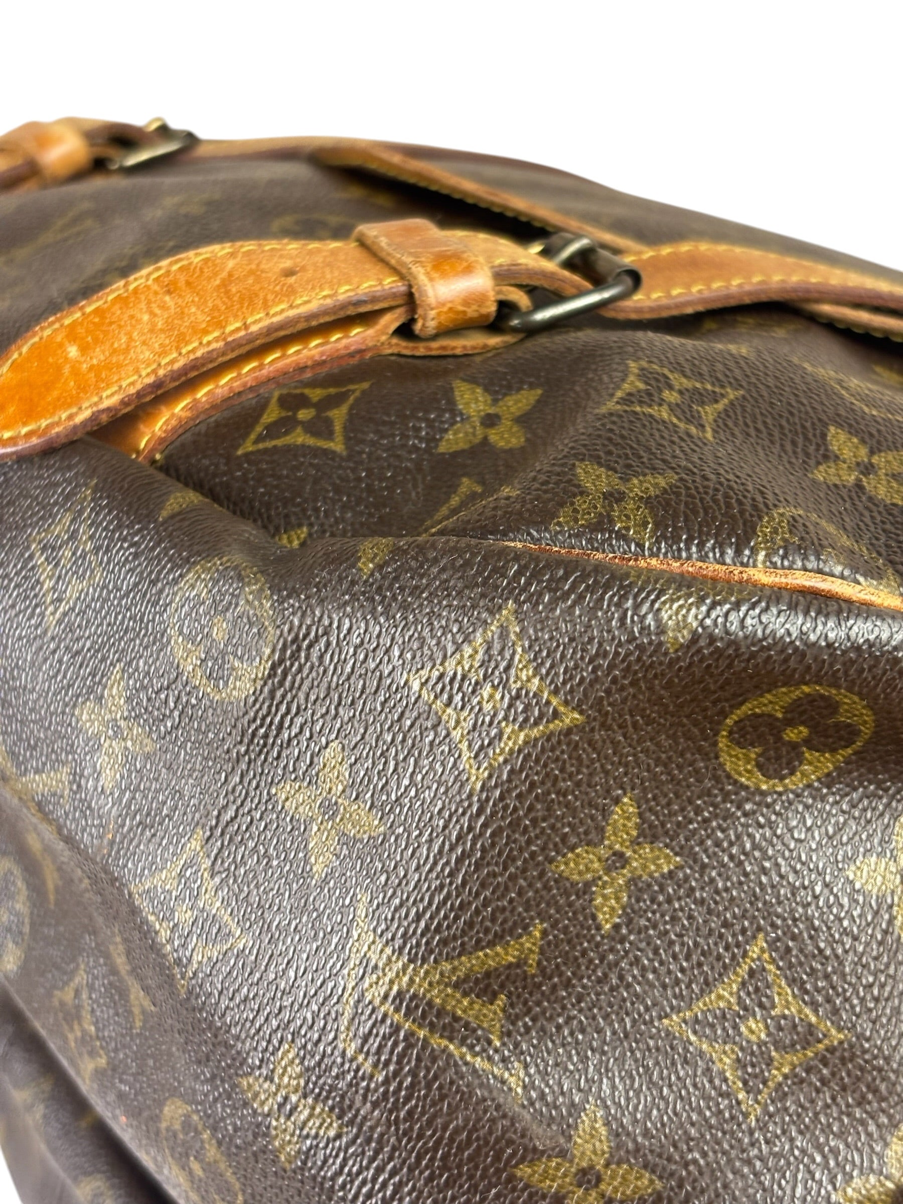 Louis Vuitton Monogram Saumur 43 Messenger Bag